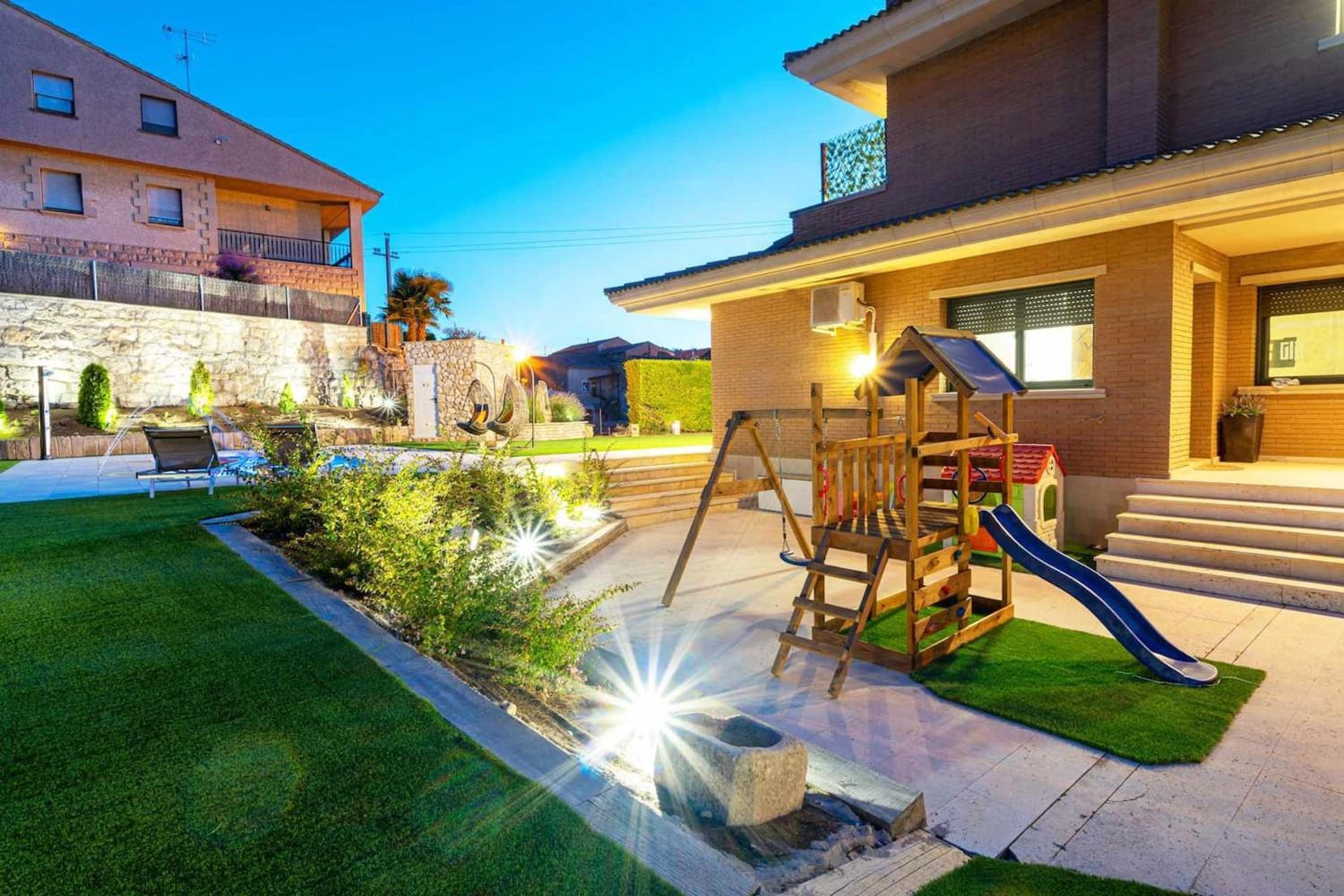 Spacious Villa in Vinaixa with Pool and Jacuzzi