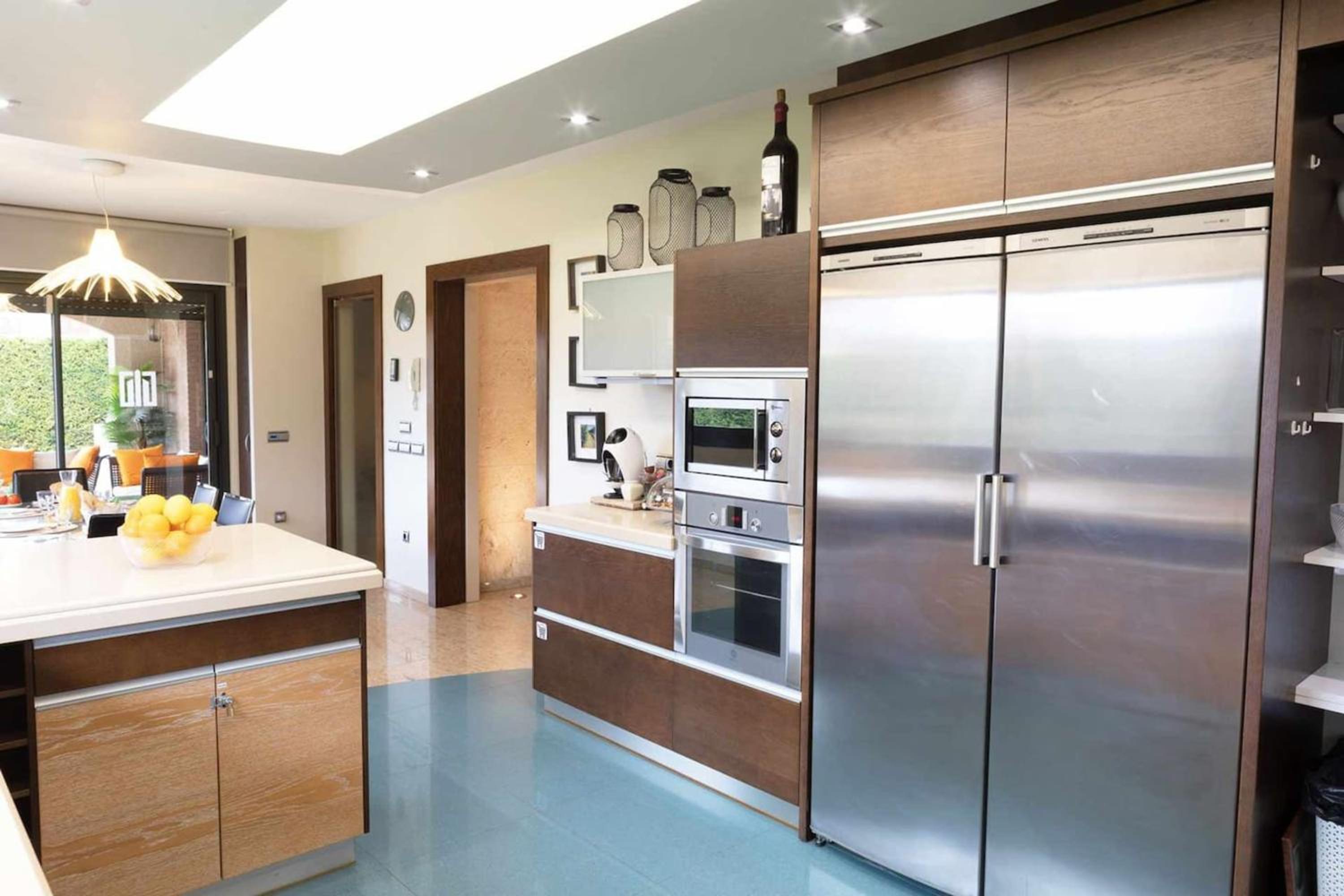 Spacious Villa in Vinaixa with Pool and Jacuzzi
