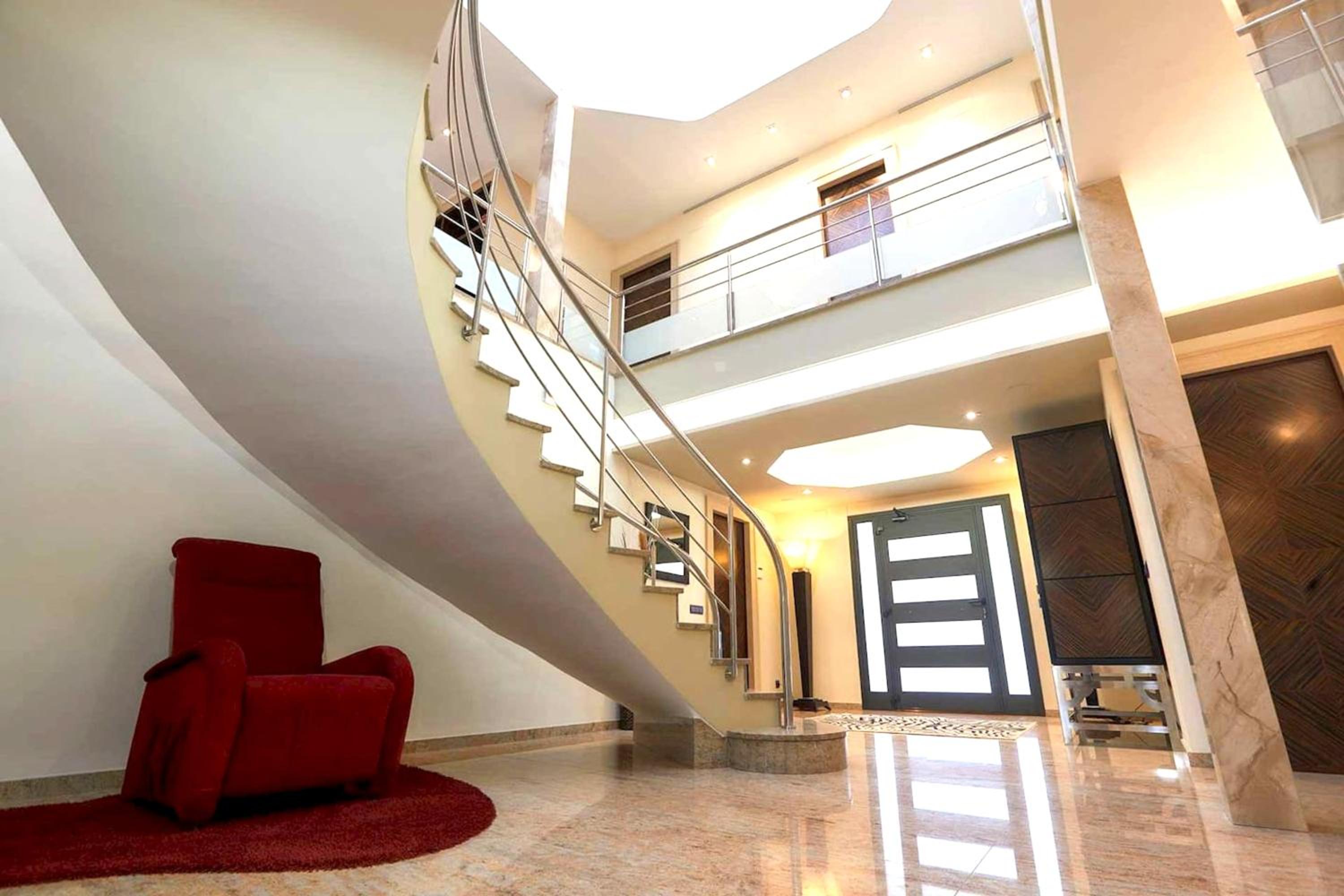 Spacious Villa in Vinaixa with Pool and Jacuzzi