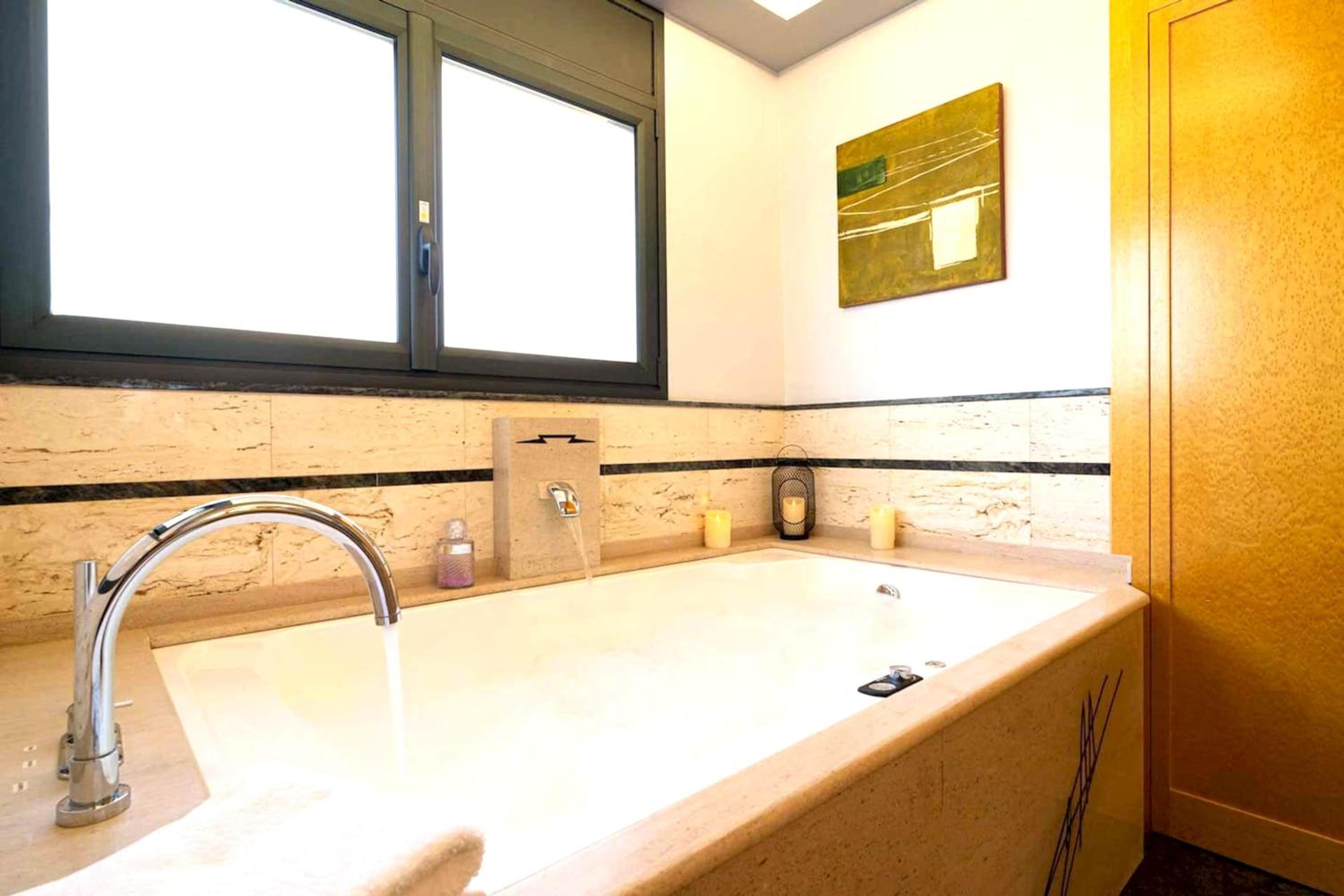 Spacious Villa in Vinaixa with Pool and Jacuzzi