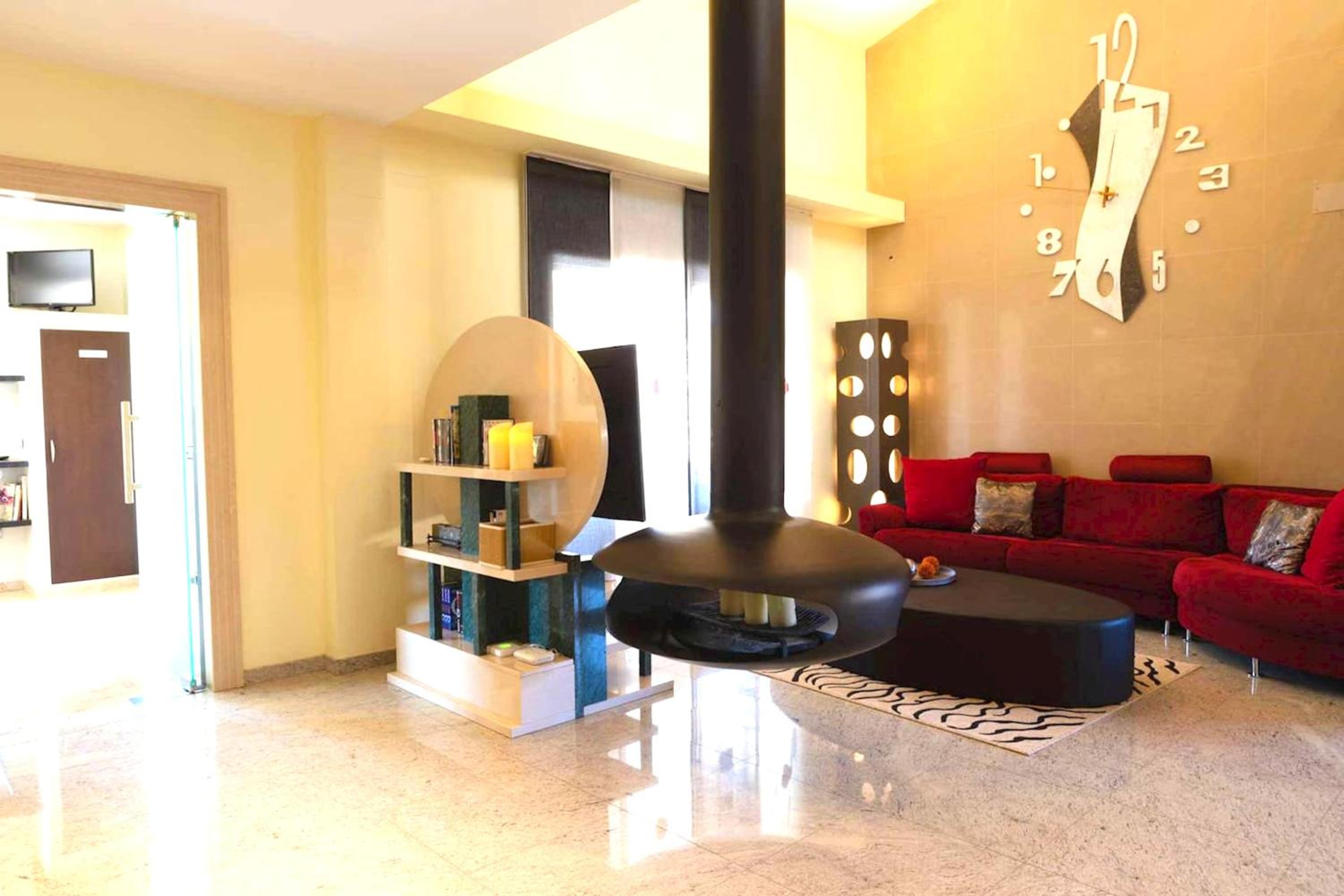 Spacious Villa in Vinaixa with Pool and Jacuzzi