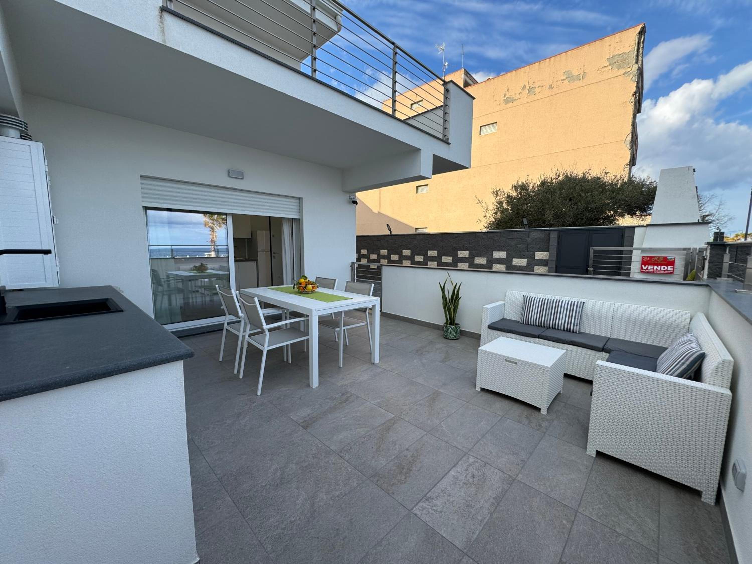 Thetis Apartments