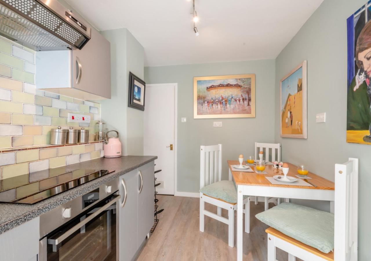 4 Bed in Overstrand oc-1780