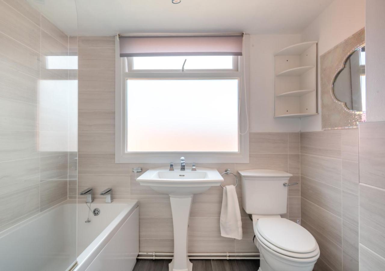 4 Bed in Overstrand oc-1780