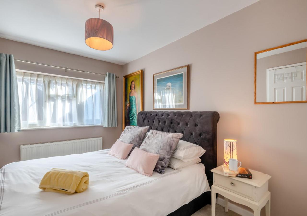 4 Bed in Overstrand oc-1780