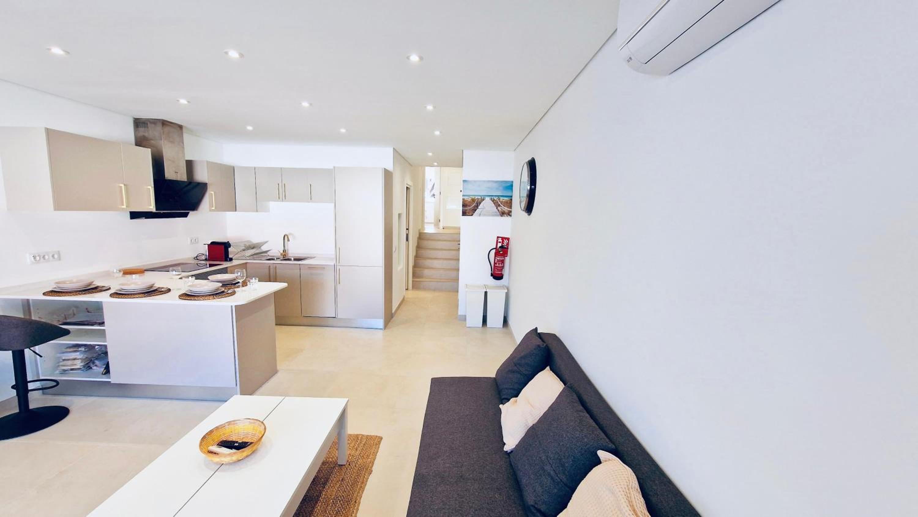 Almancil Vacations - Your dream Getaway Awaits in Vale do Lobo - Property Image 2