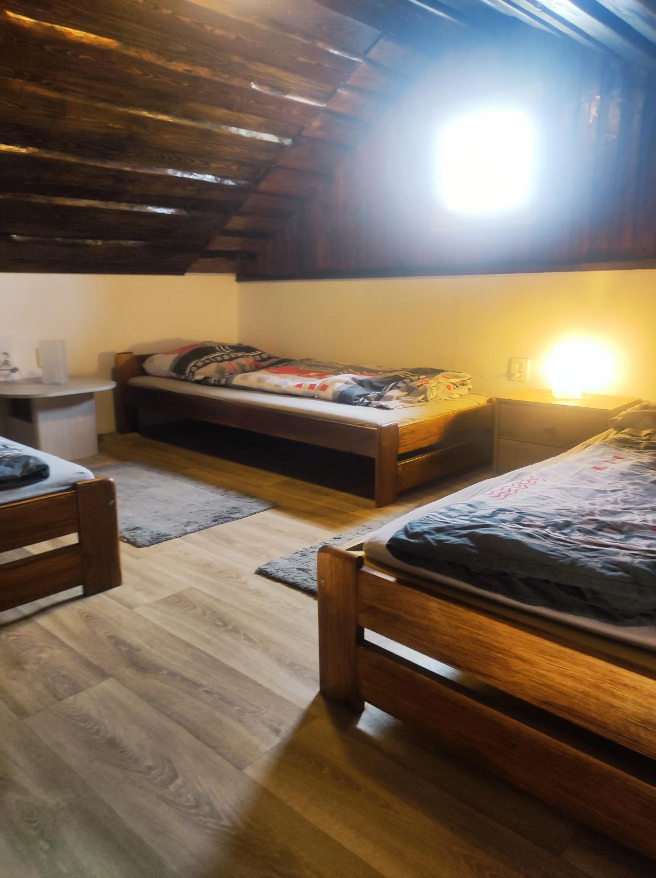 Ubytování v klimatizovaných chatičkách Štít