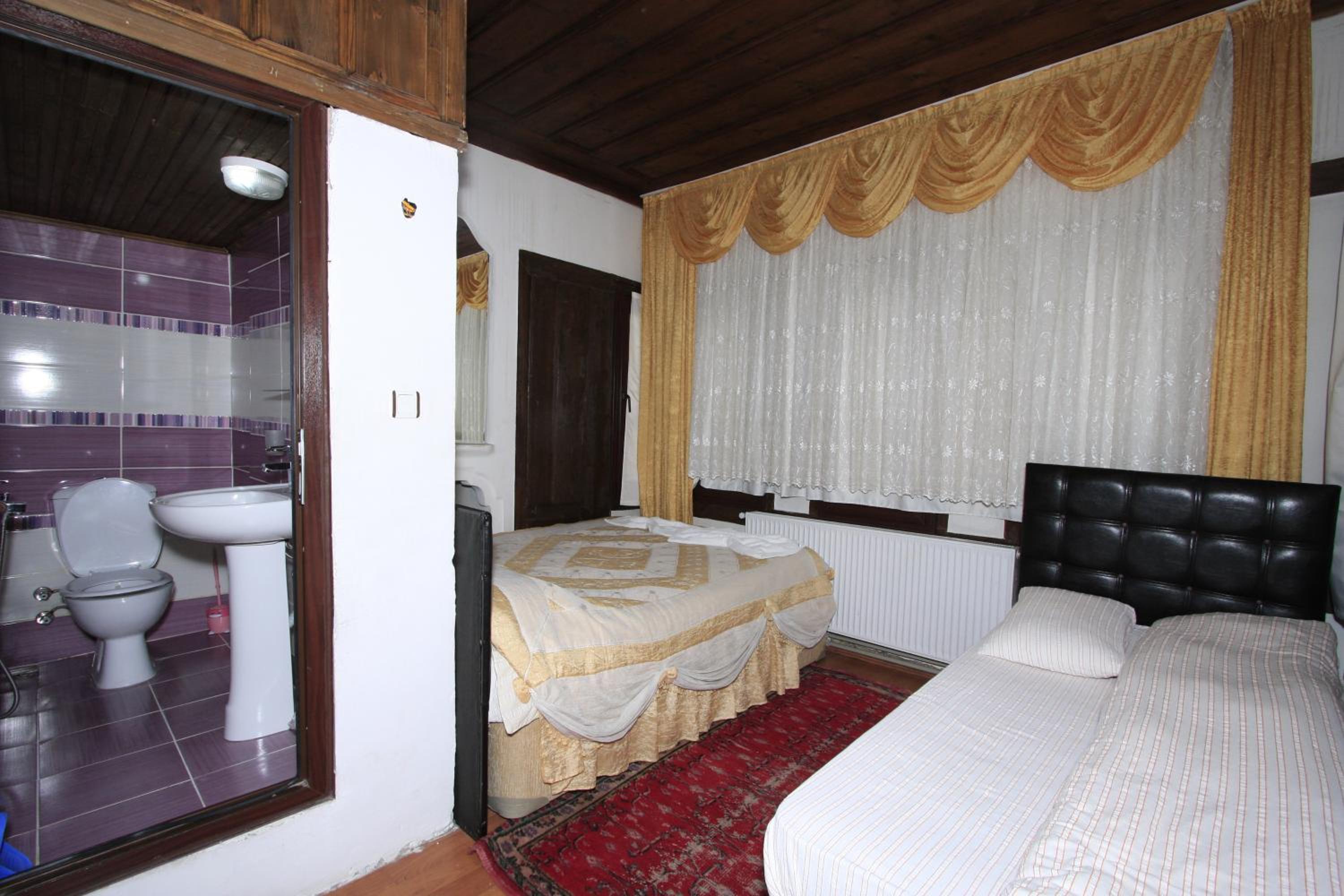 Efe Guest House
