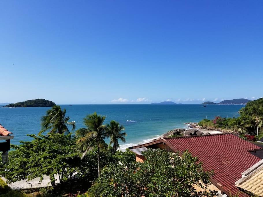 Paradise just 10 steps away from the ocean - Residência Dorabel