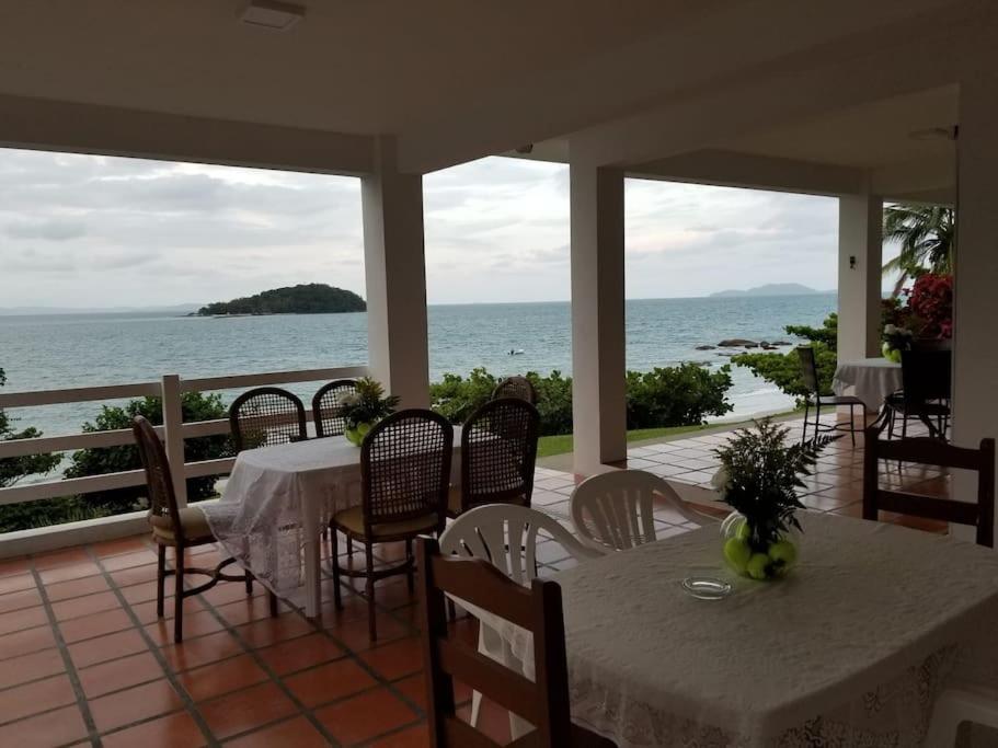 Paradise just 10 steps away from the ocean - Residência Dorabel