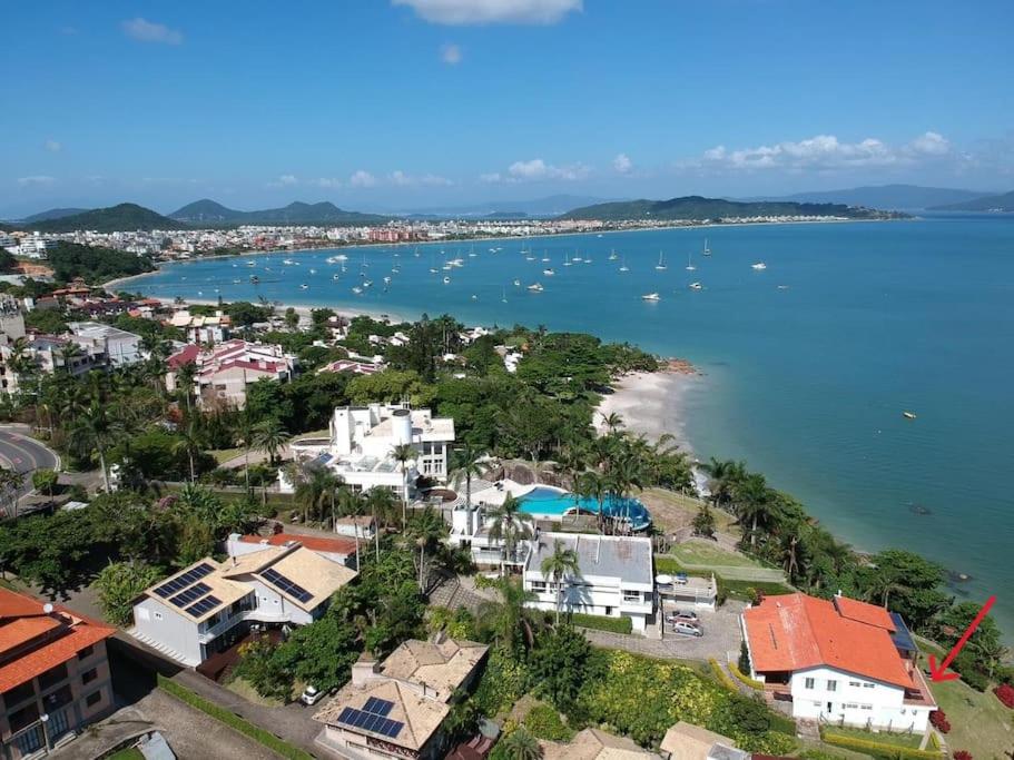 Paradise just 10 steps away from the ocean - Residência Dorabel