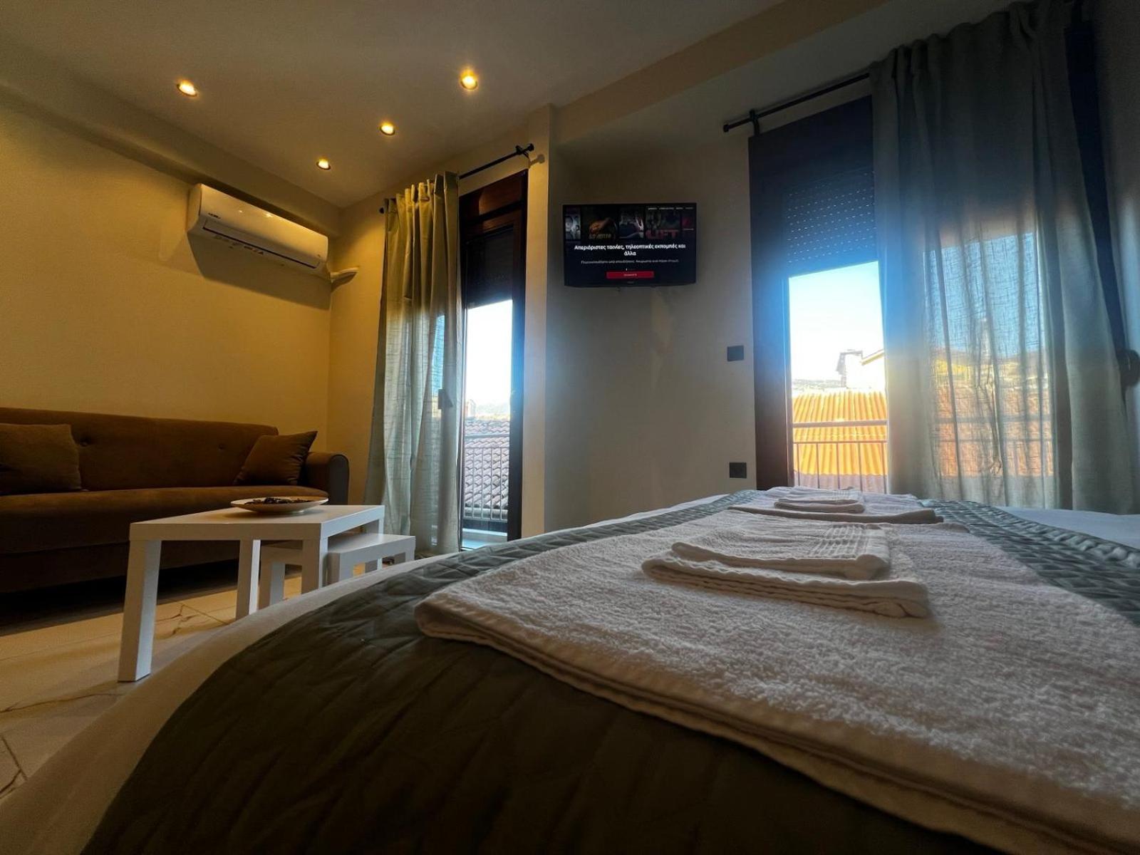 Aggelis Urban Life photo 3