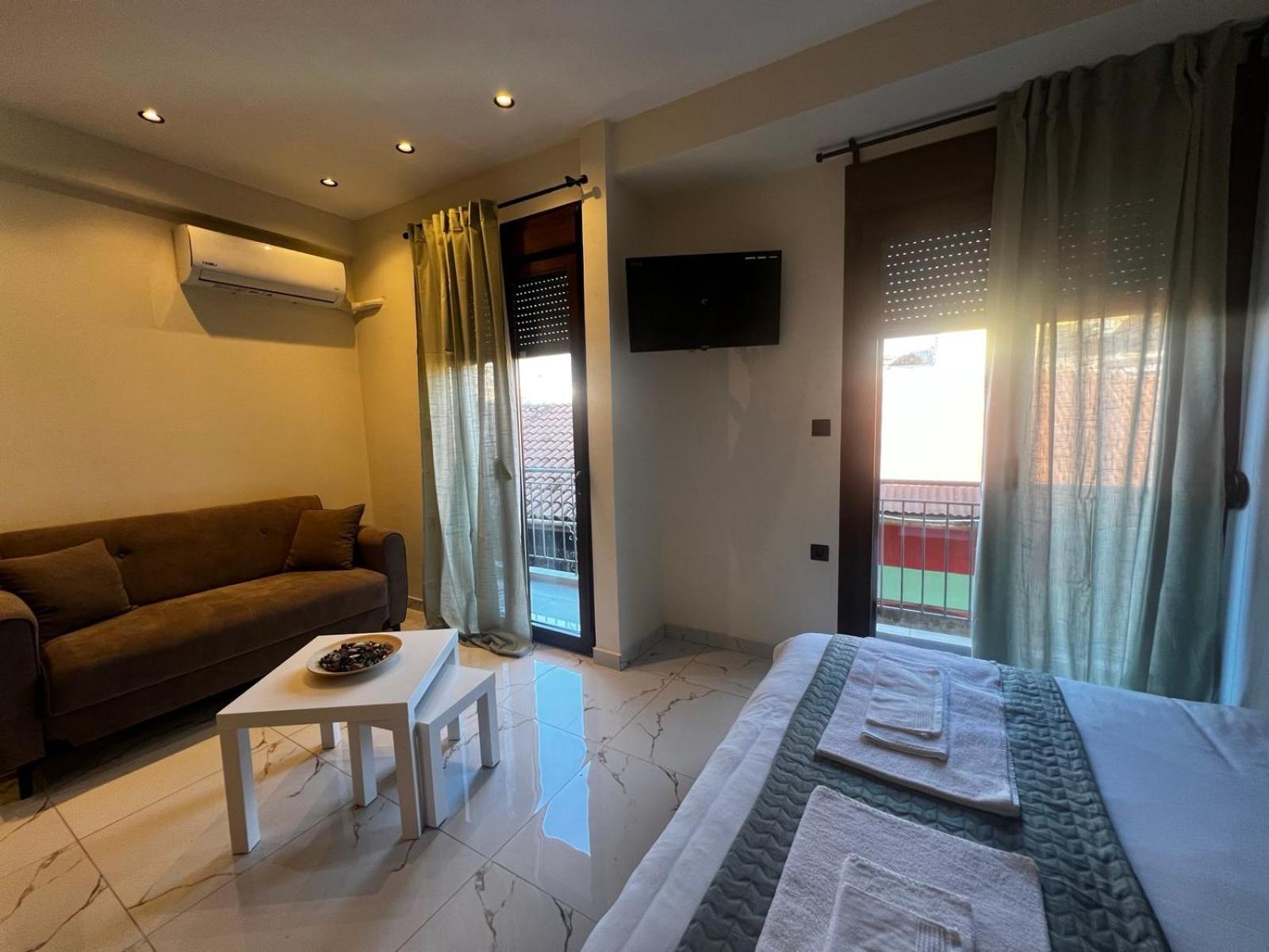 Aggelis Urban Life photo 5