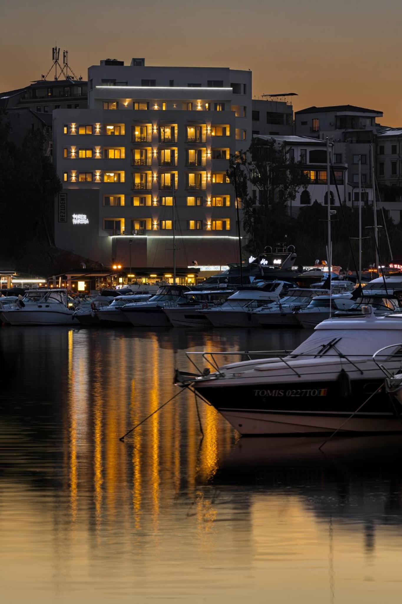 Rezident Tomis Marina