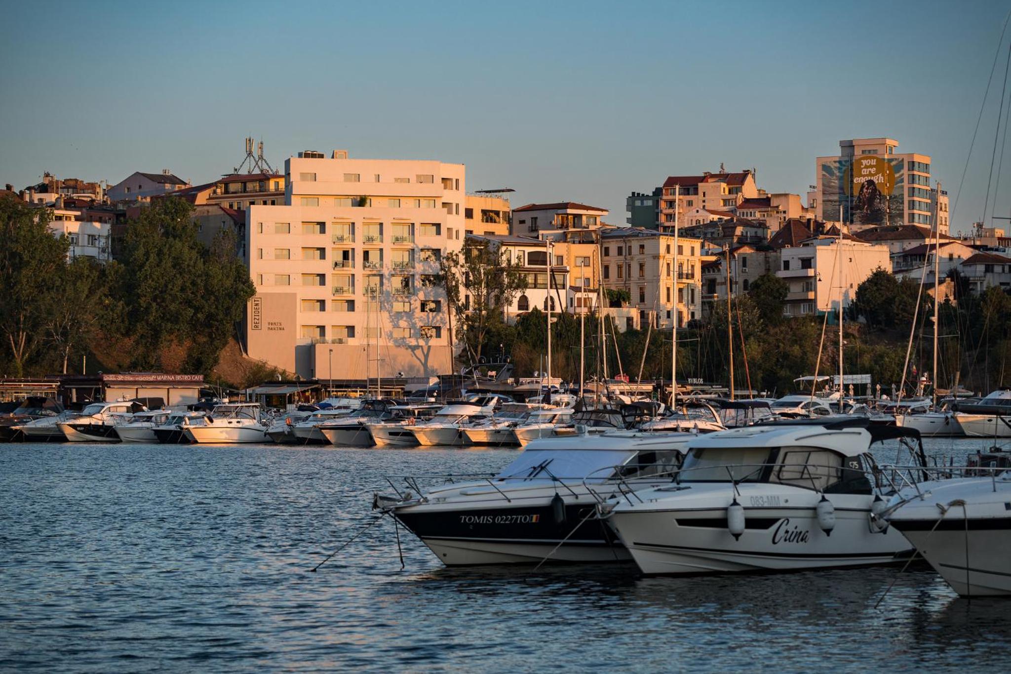Rezident Tomis Marina