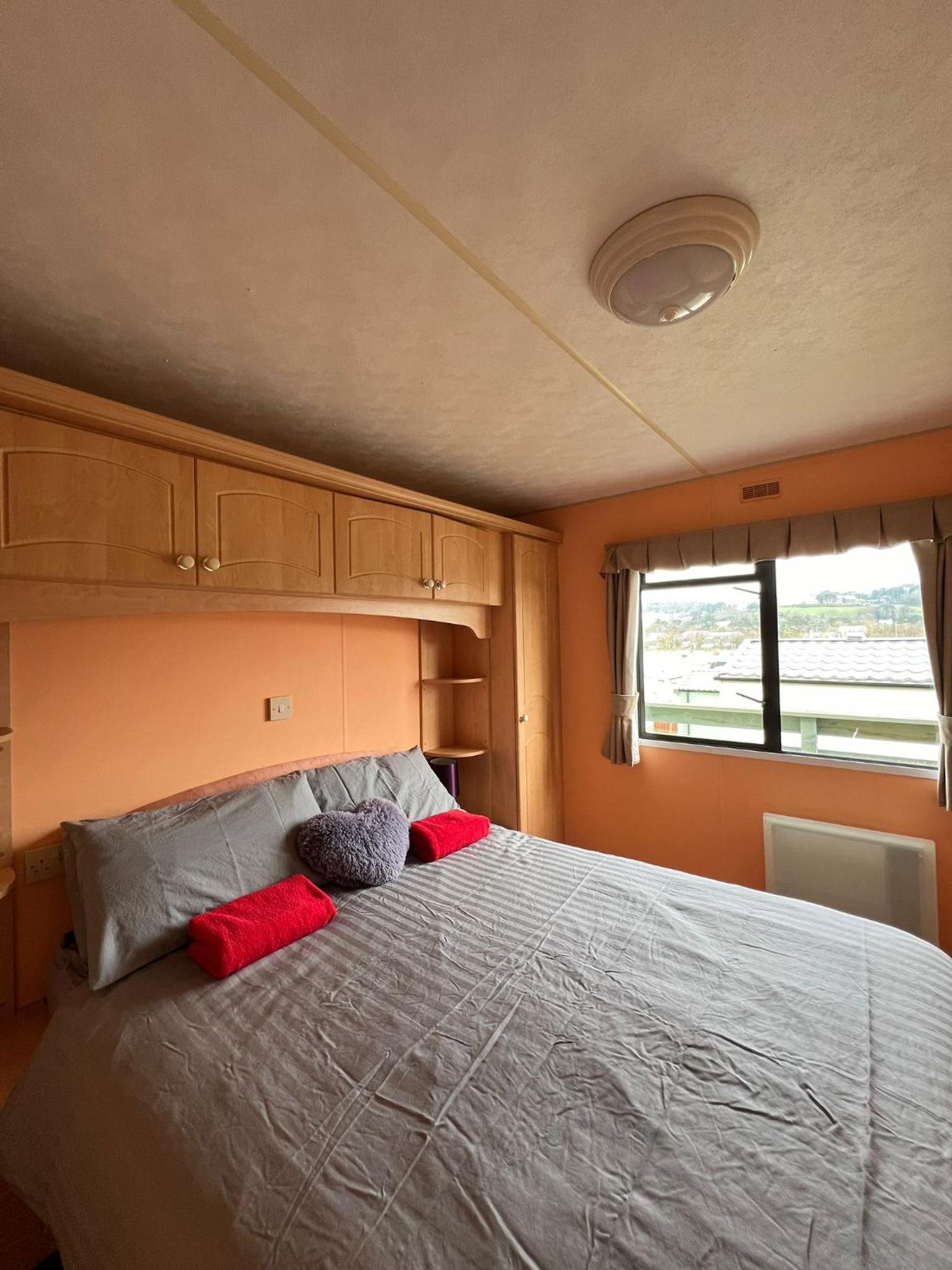 Spacious 2 bedroomed mobile home