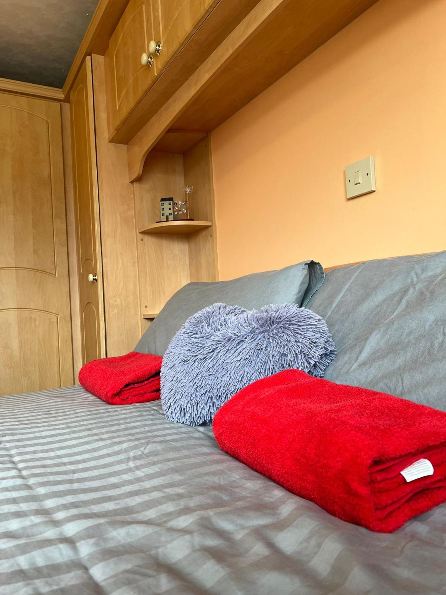 Spacious 2 bedroomed mobile home