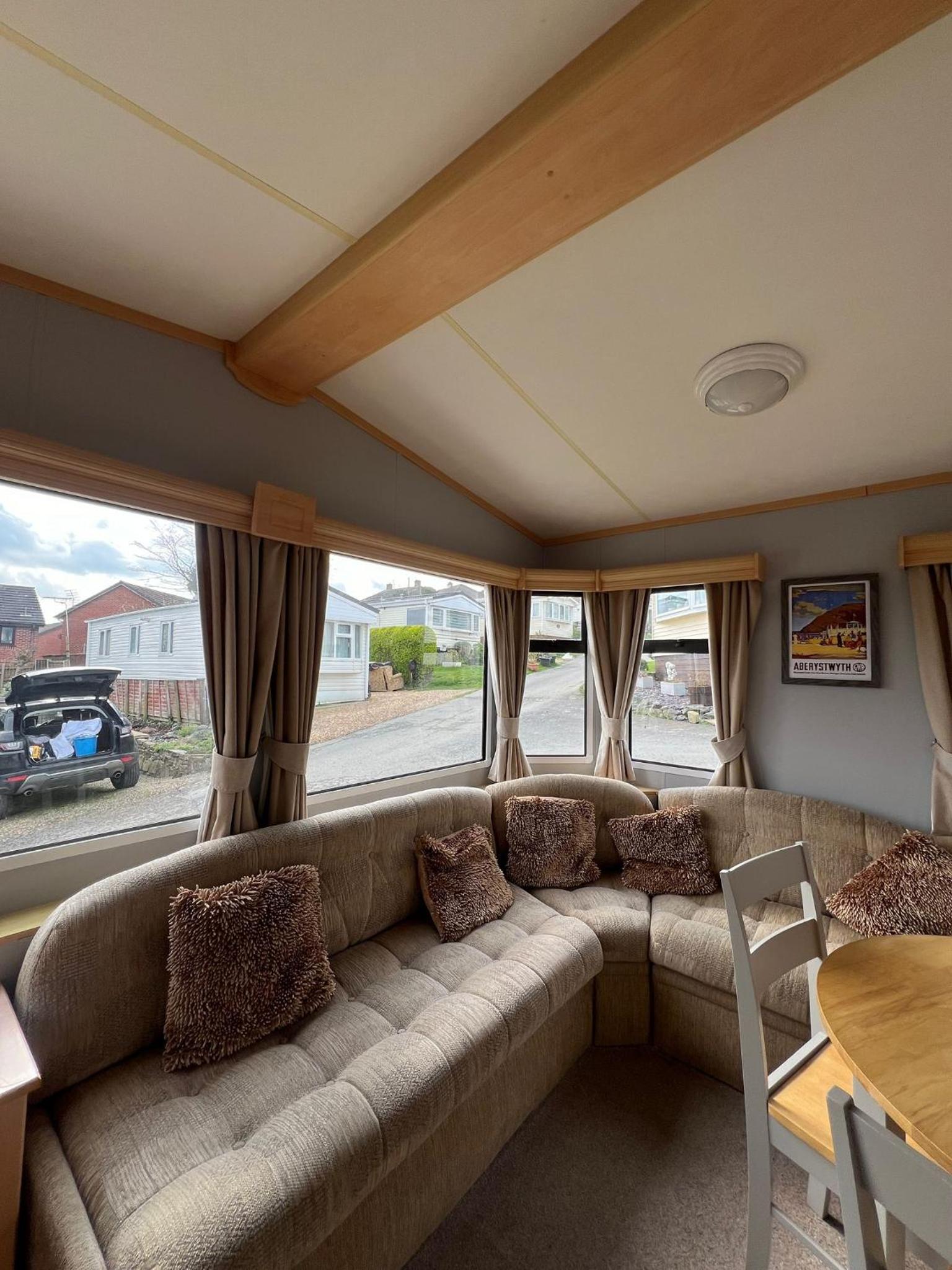 Spacious 2 bedroomed mobile home