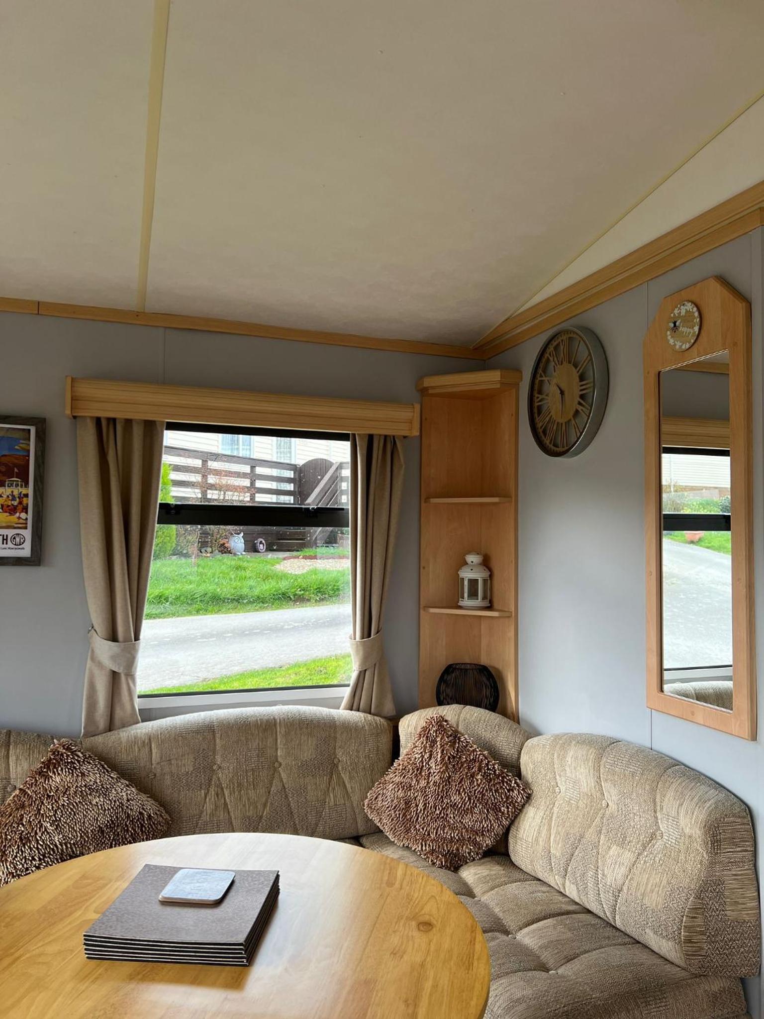 Spacious 2 bedroomed mobile home