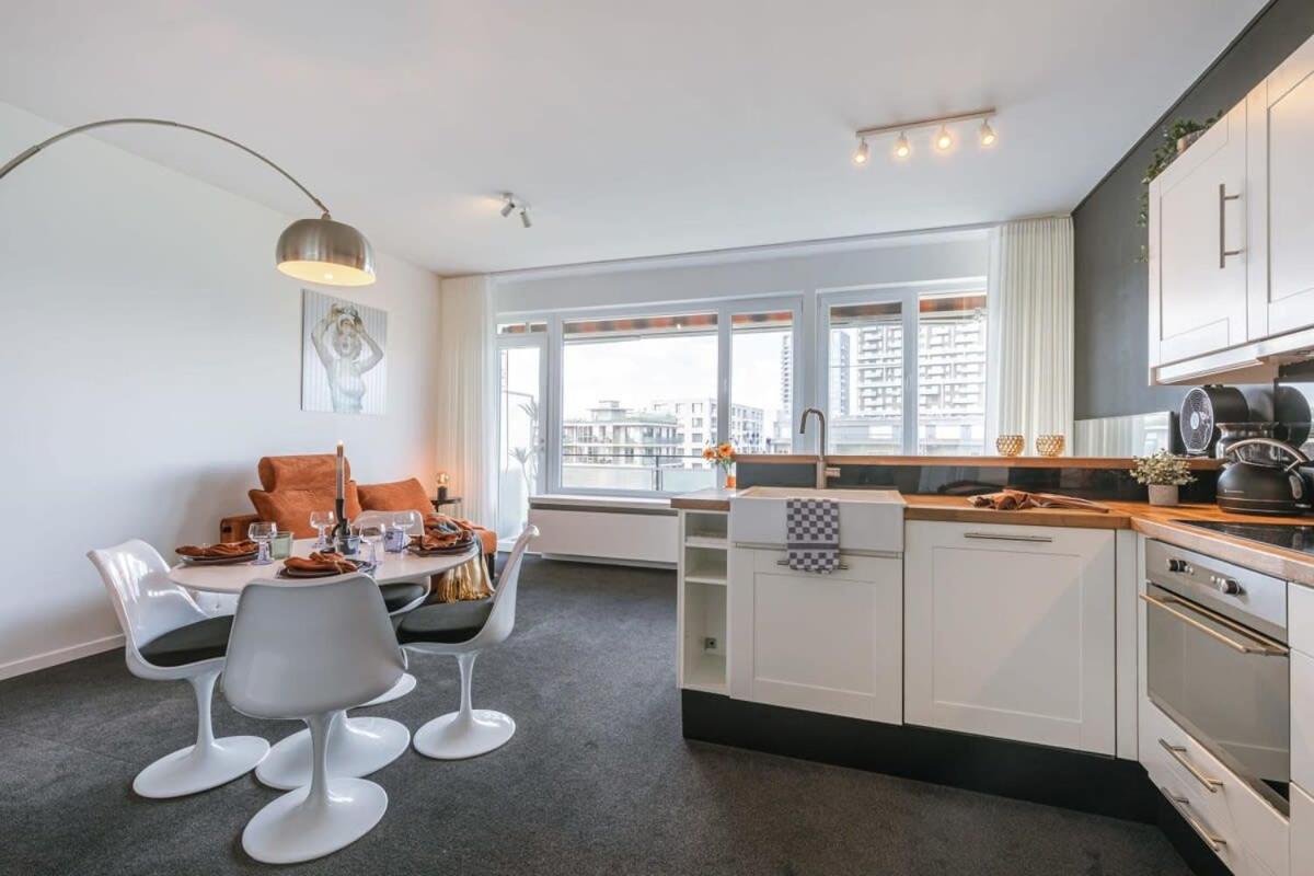 Apartment in Antwerp with view on the Scheldt