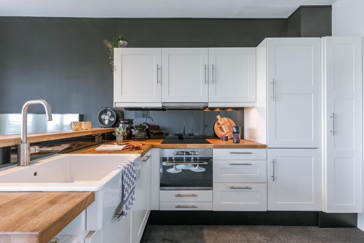 Apartment in Antwerp with view on the Scheldt