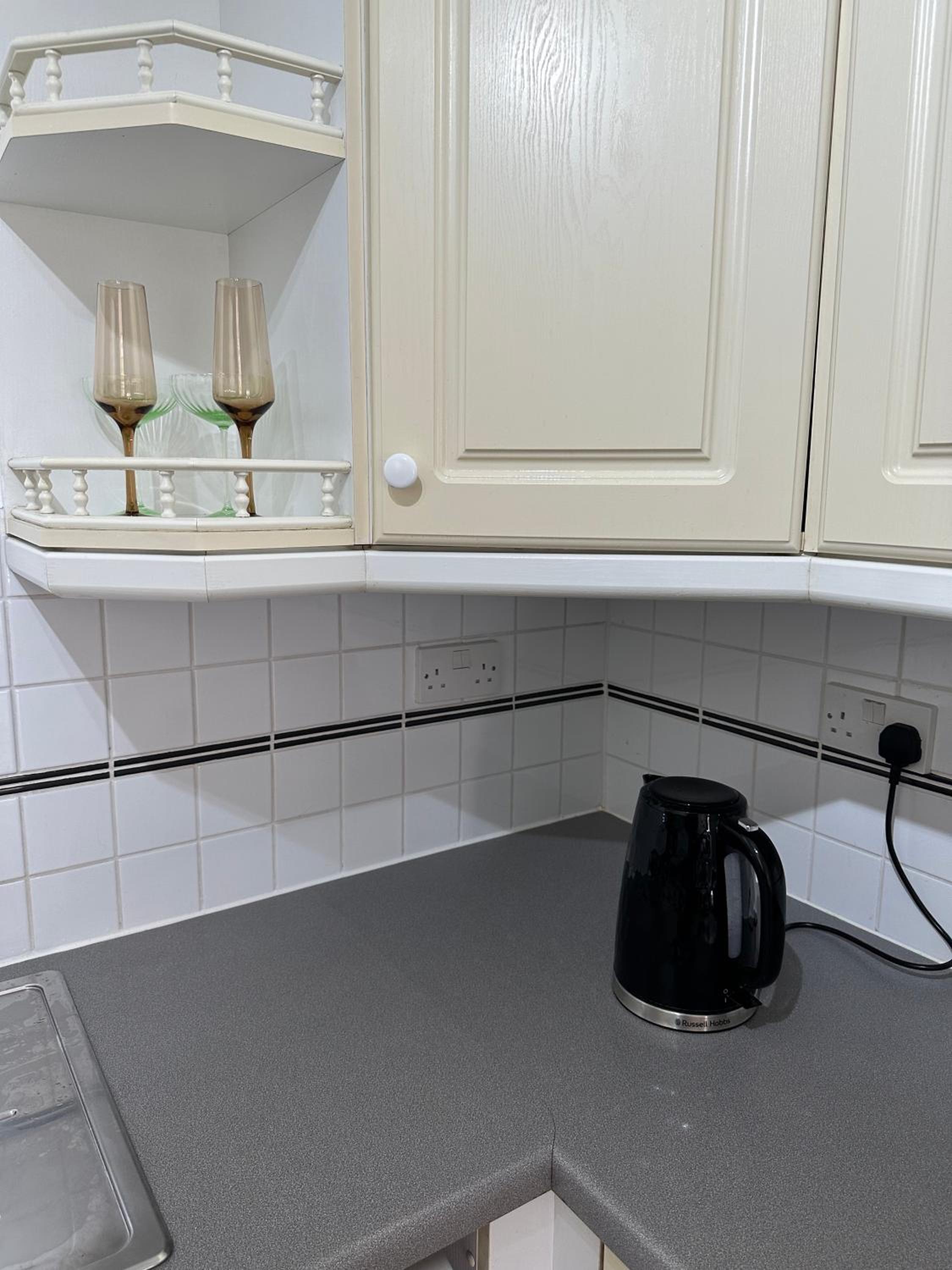 Spacious Quiet Stylish entire flat