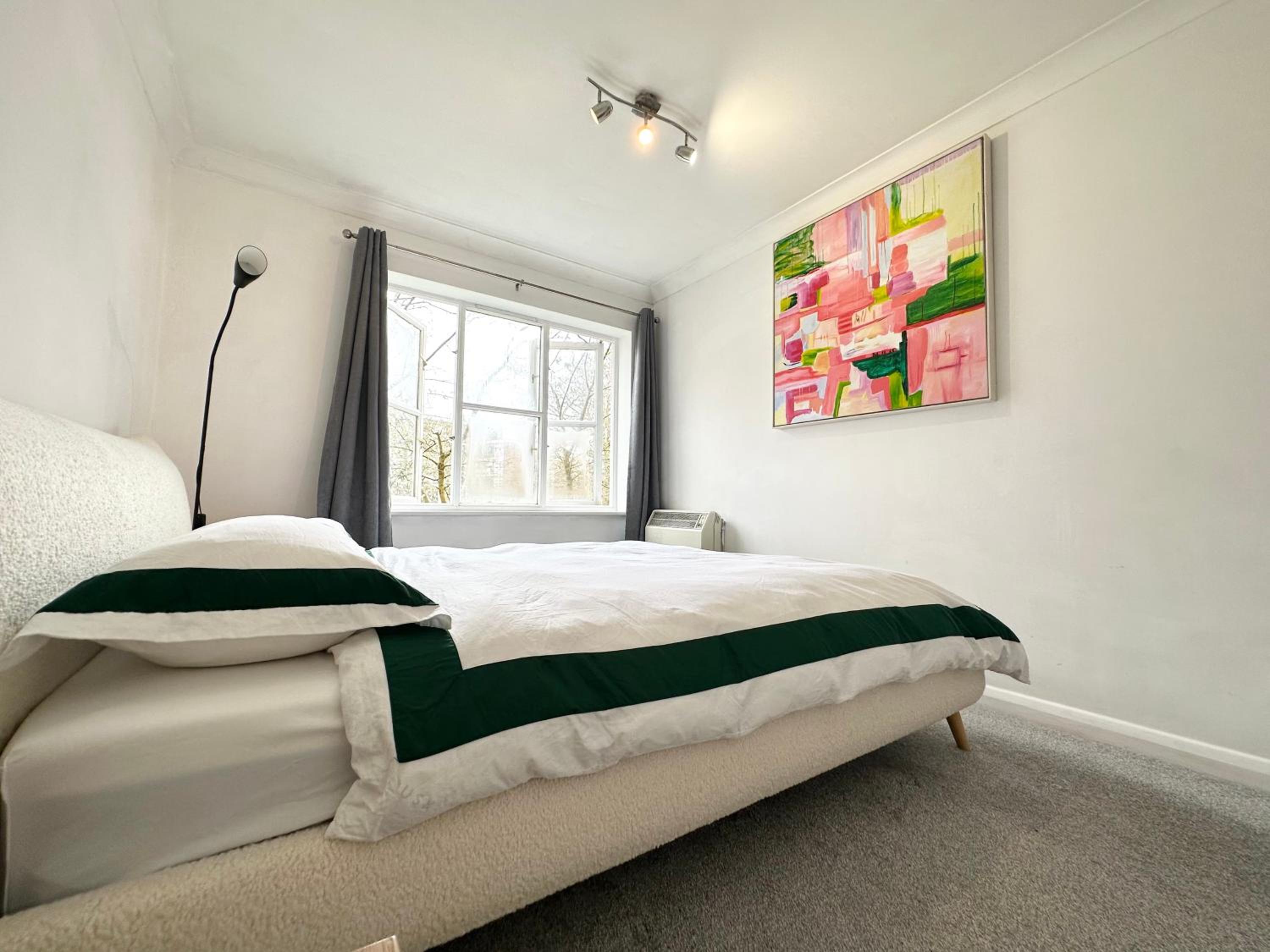 Spacious Quiet Stylish entire flat
