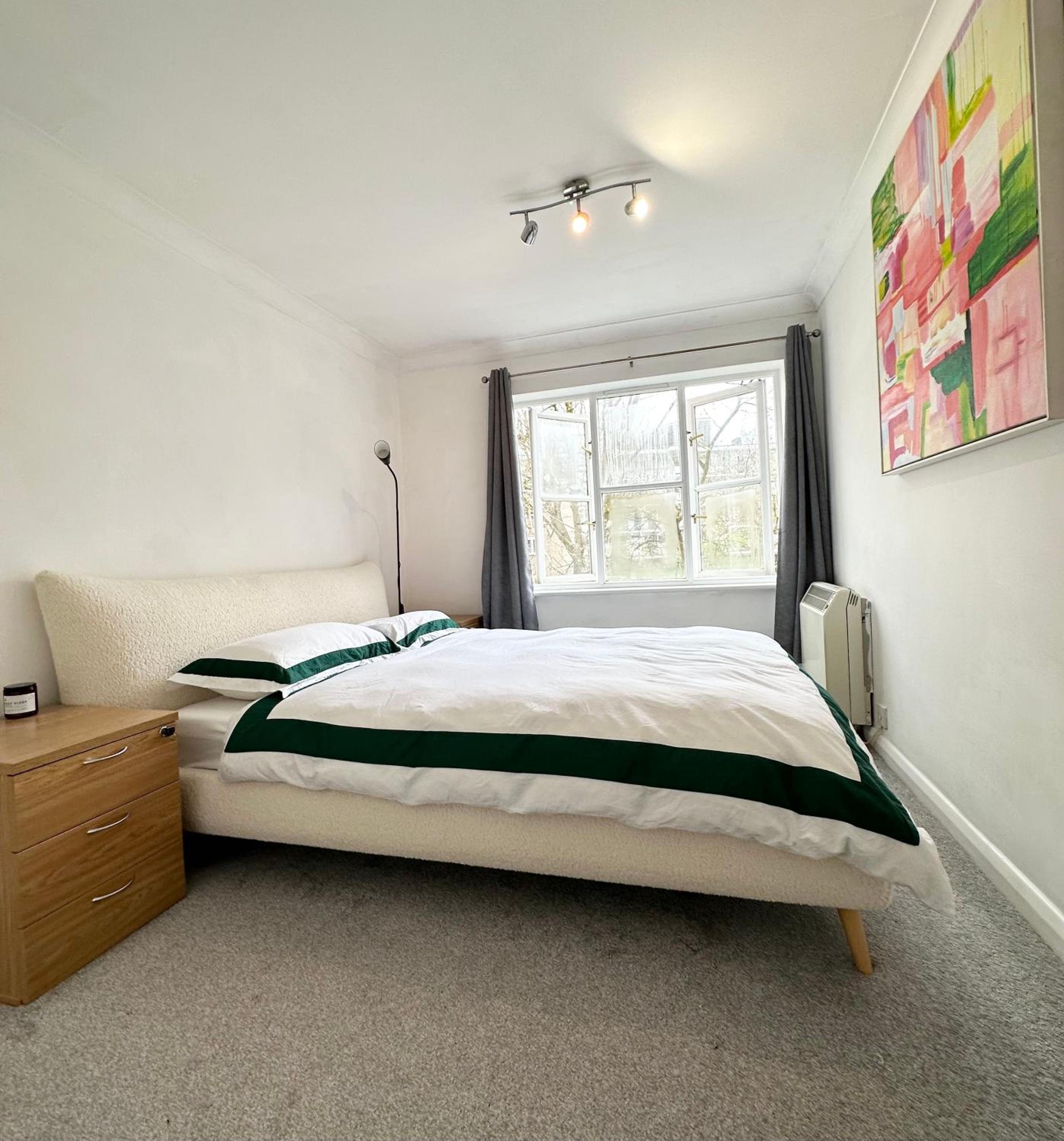 Spacious Quiet Stylish entire flat