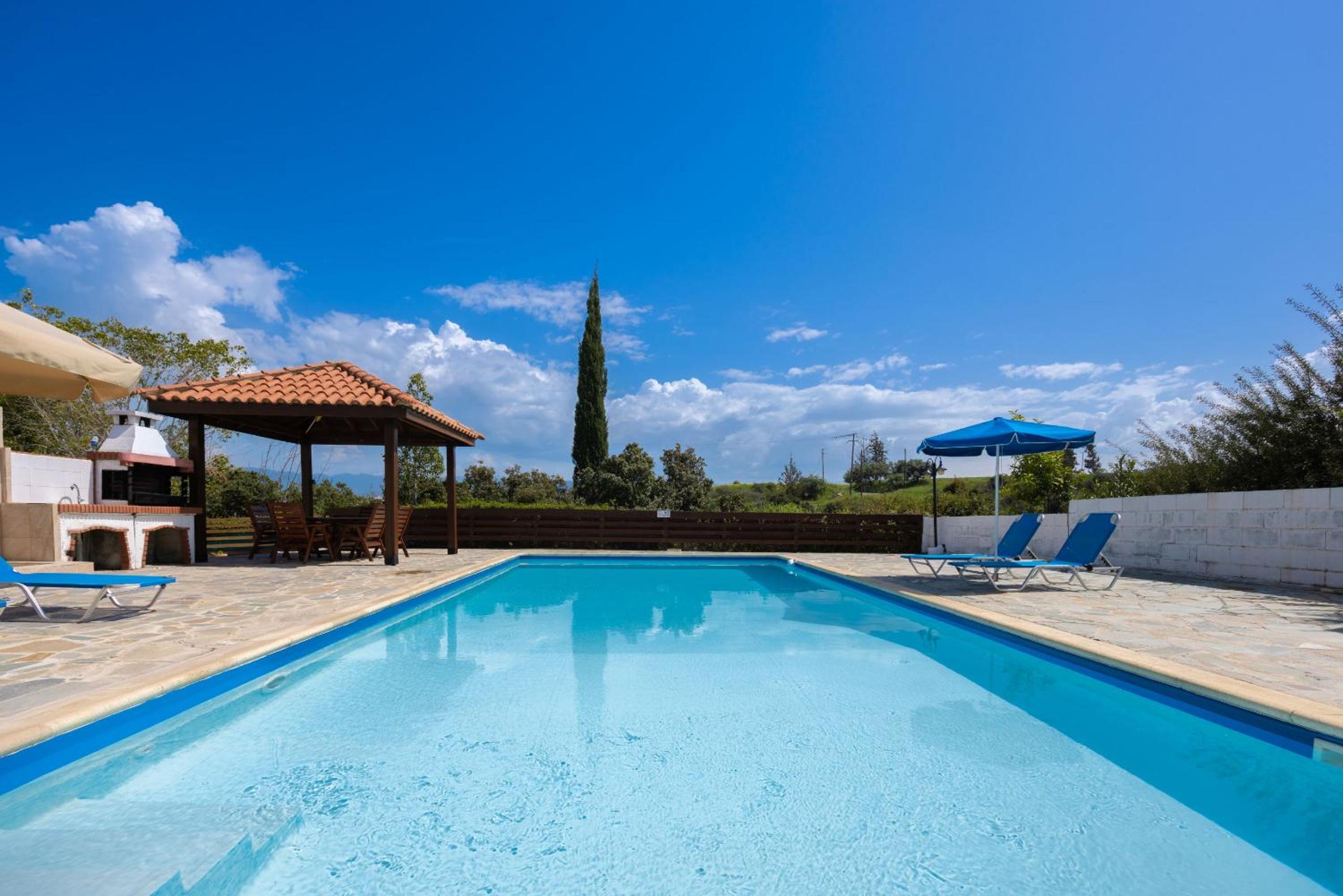 Villa Ira Finiki view 3
