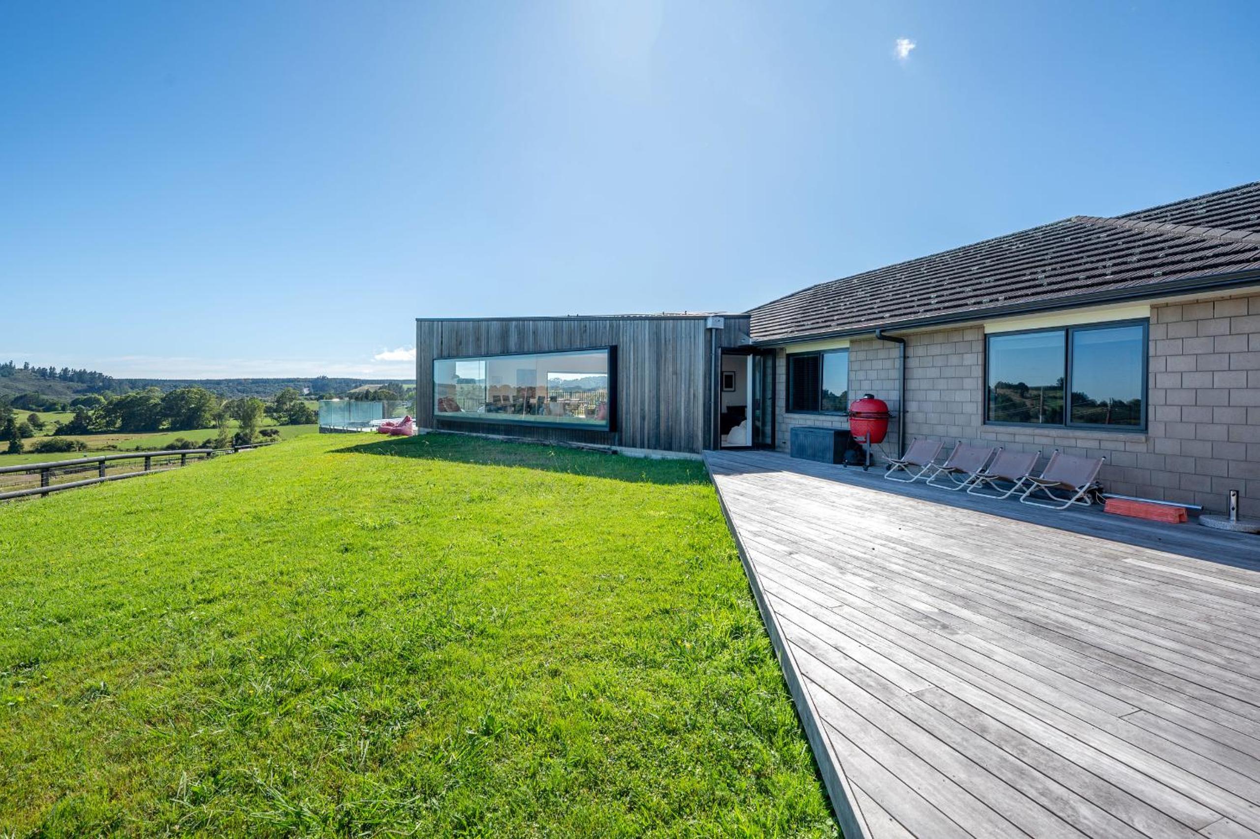Slice of Heaven - Rotorua Holiday Home view 4