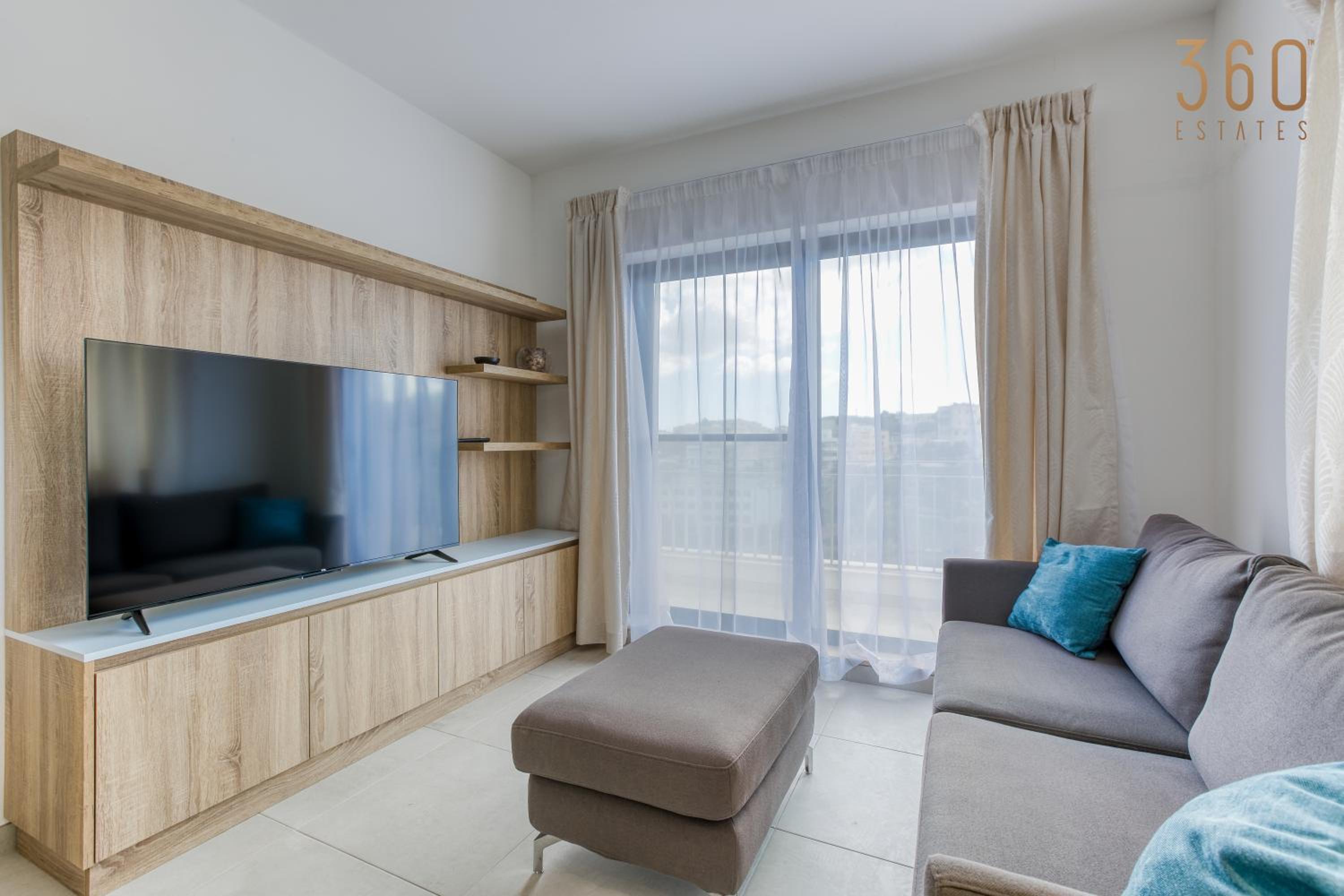 Cosy Penthouse with Terrace & views in St Julians by 360 Estates view 3