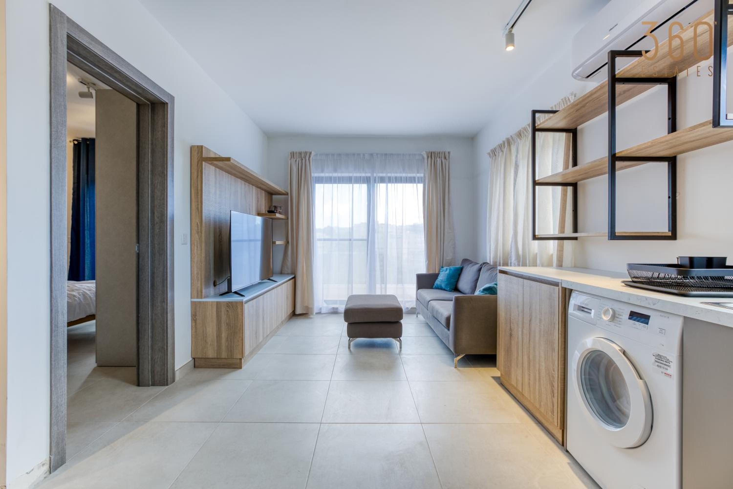 Cosy Penthouse with Terrace & views in St Julians by 360 Estates photo 4