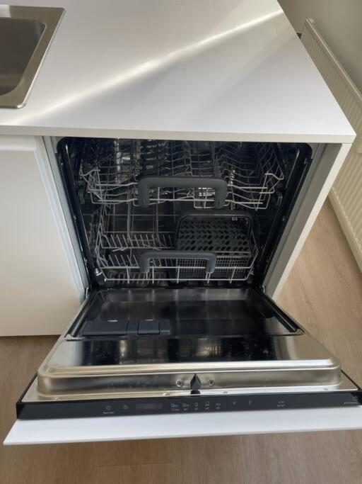 3-bedroom city center w private parking