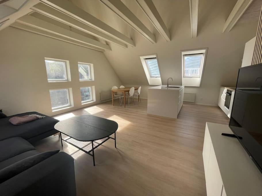 3-bedroom city center w private parking