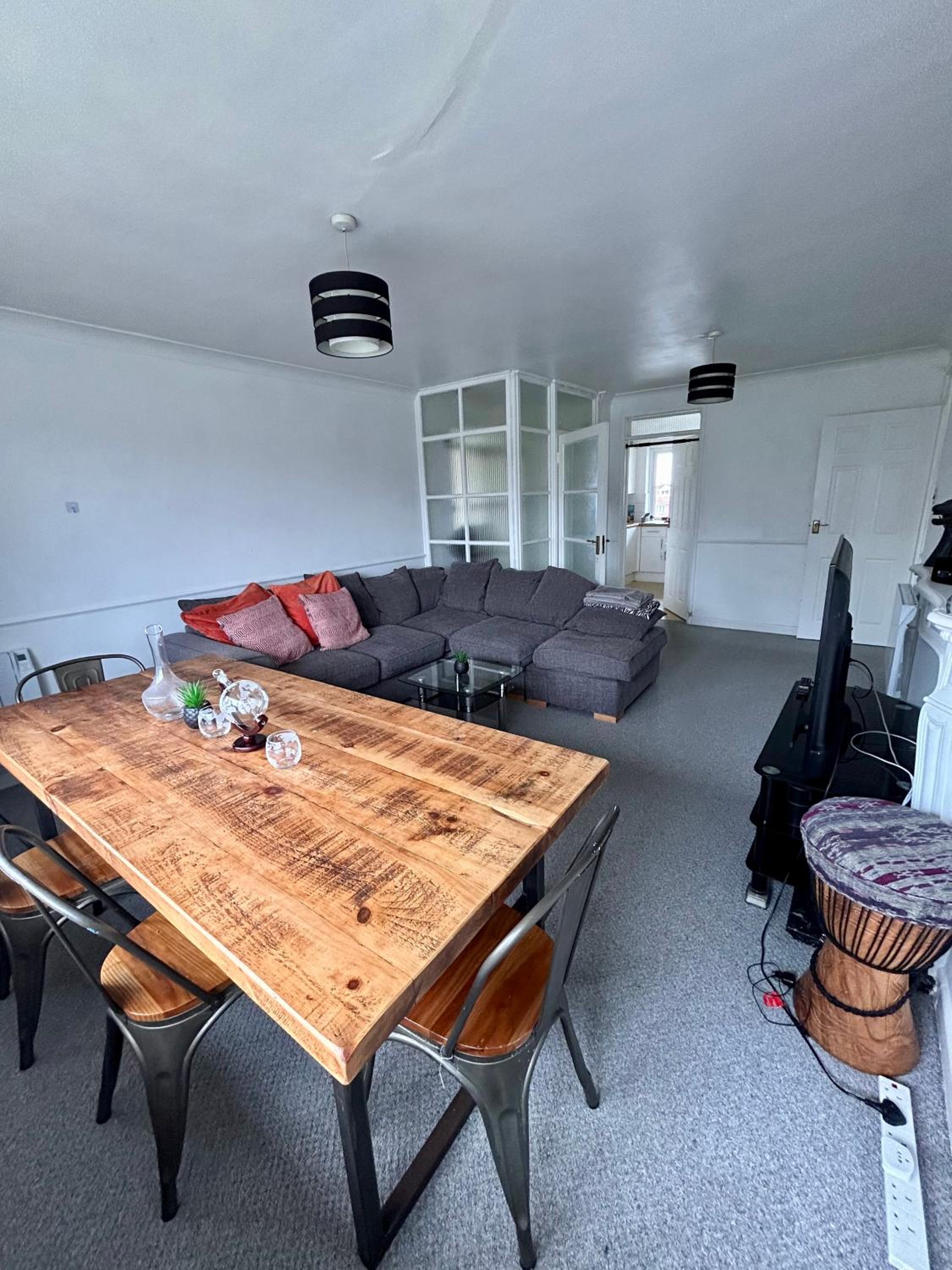 Spacious 2 bedroom 5 people near Bournemouth Beach view 5