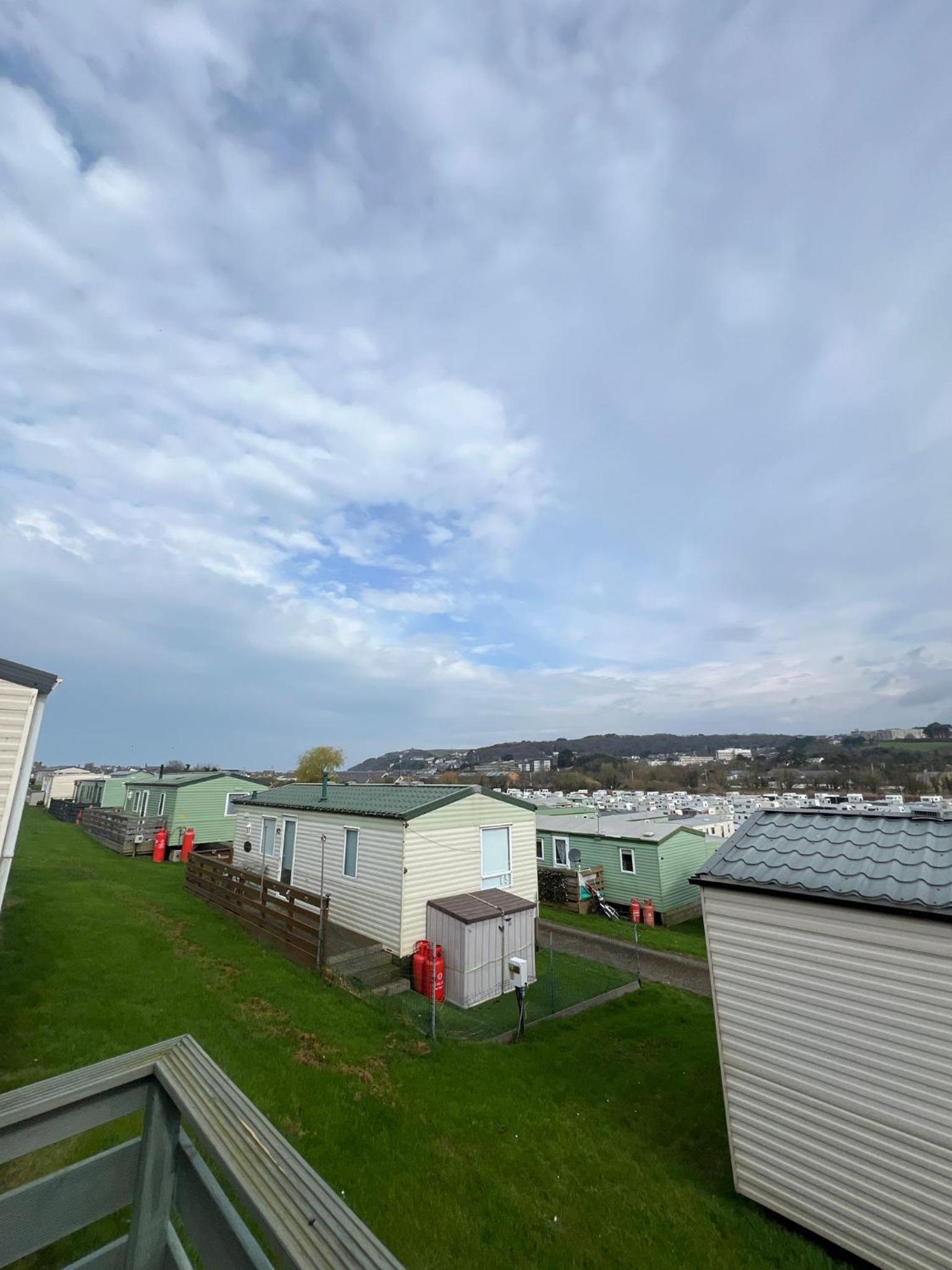Spacious 2 bedroomed mobile home