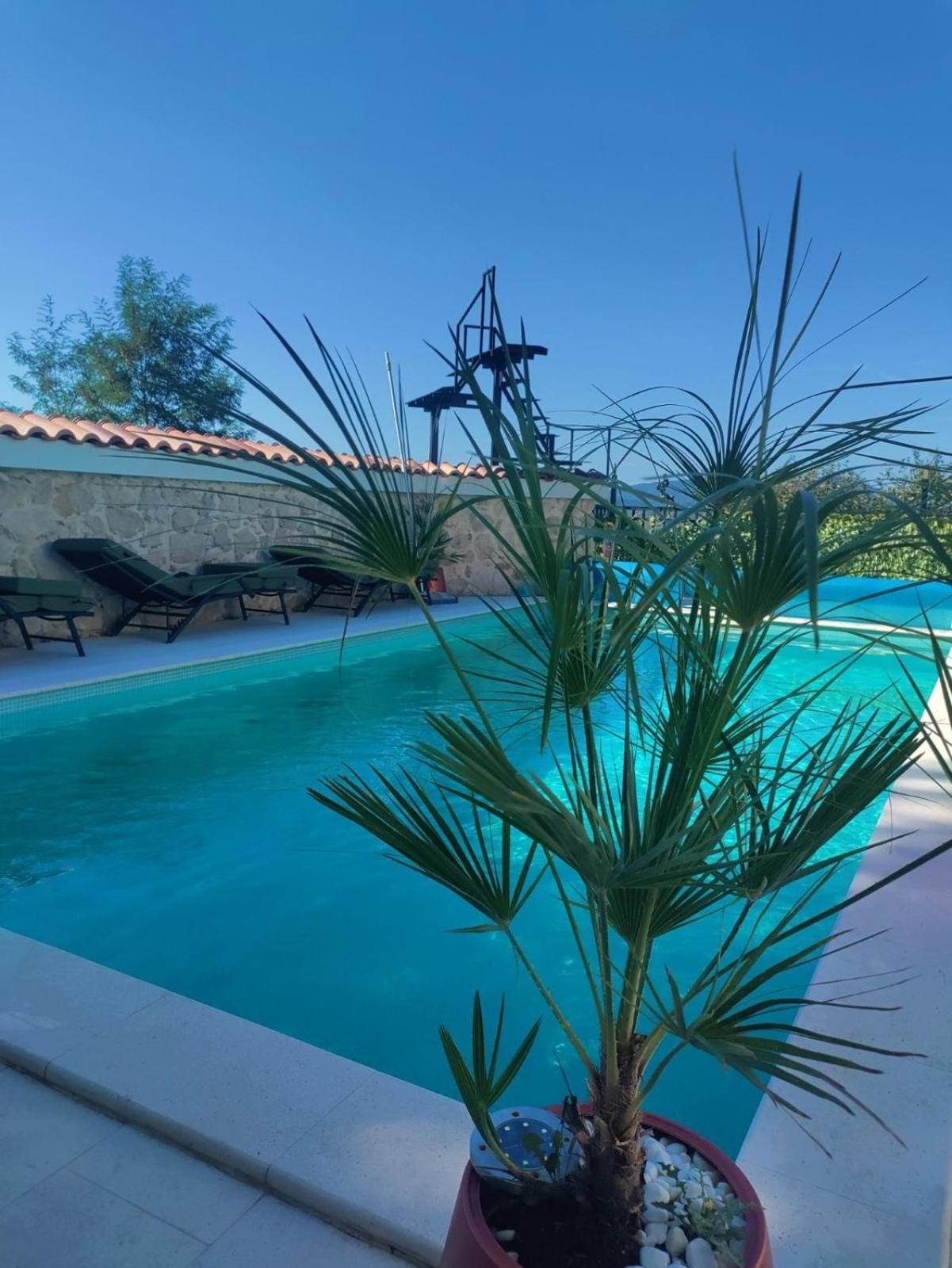 Villa Nar view 2