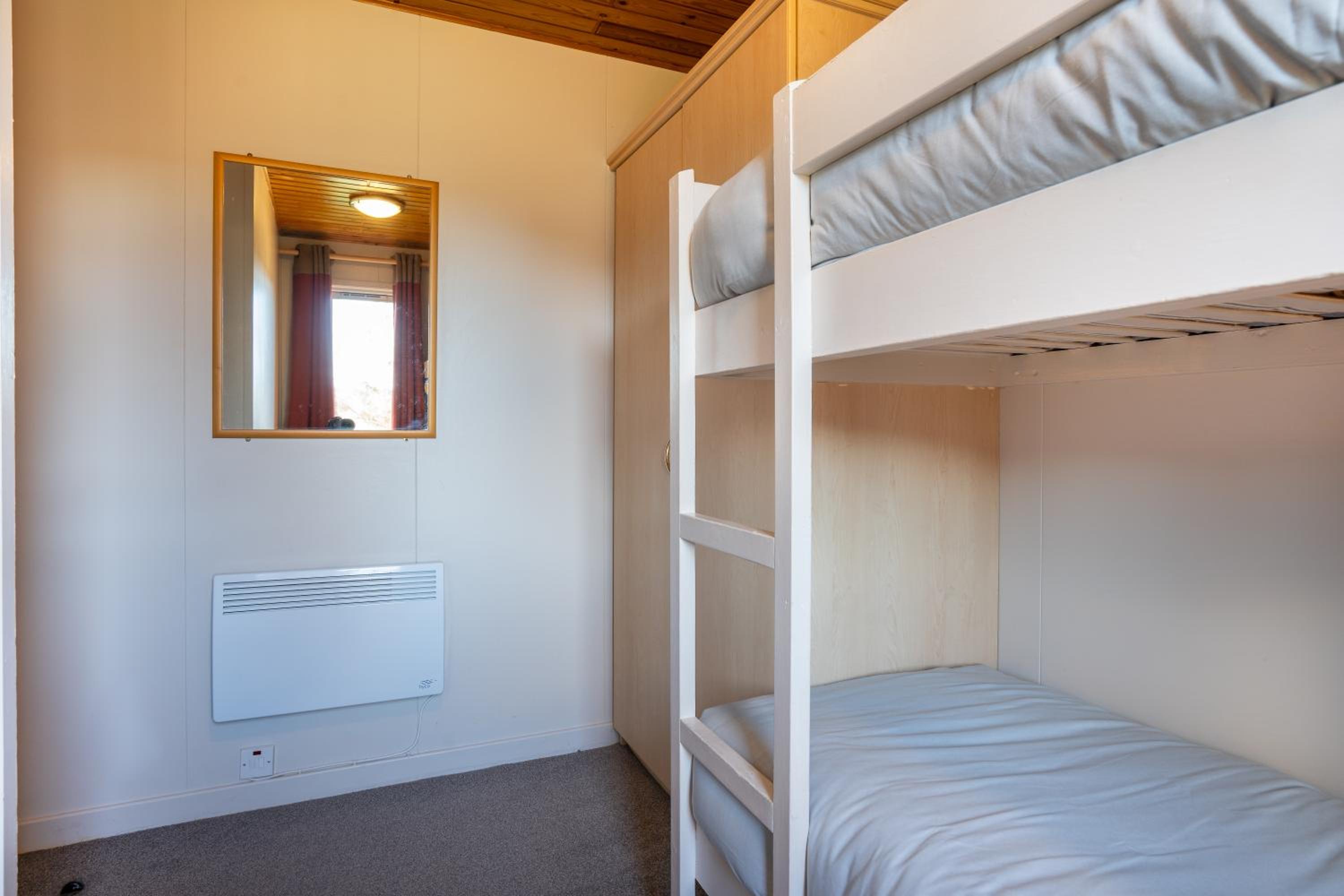 Spacious Lodge with Sea Views - Hunters Quay - Garden view 4
