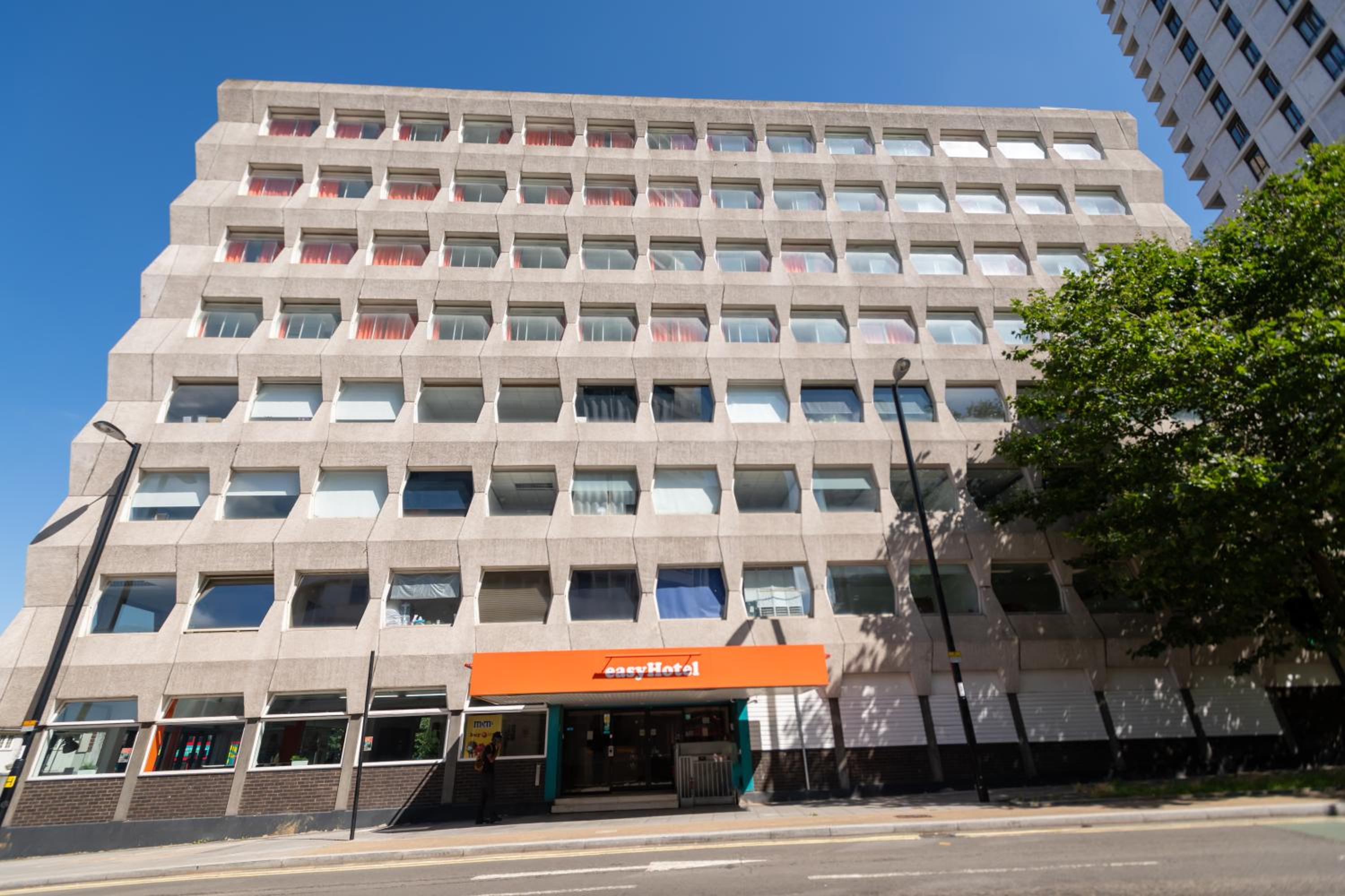 Croydon Vacations - easyHotel Croydon - Property Image 1