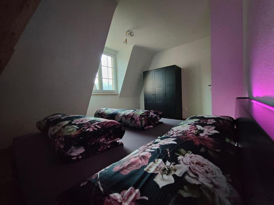 2 min vom Bahnhof, Stadt nah, Modern, bequem,
