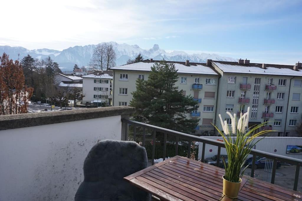 2 min vom Bahnhof, Stadt nah, Modern, bequem,