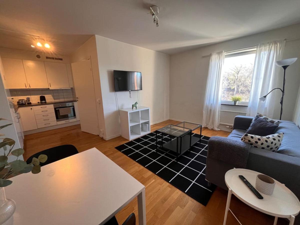 Cozy 1-Bed Nest in Lidingo view 5