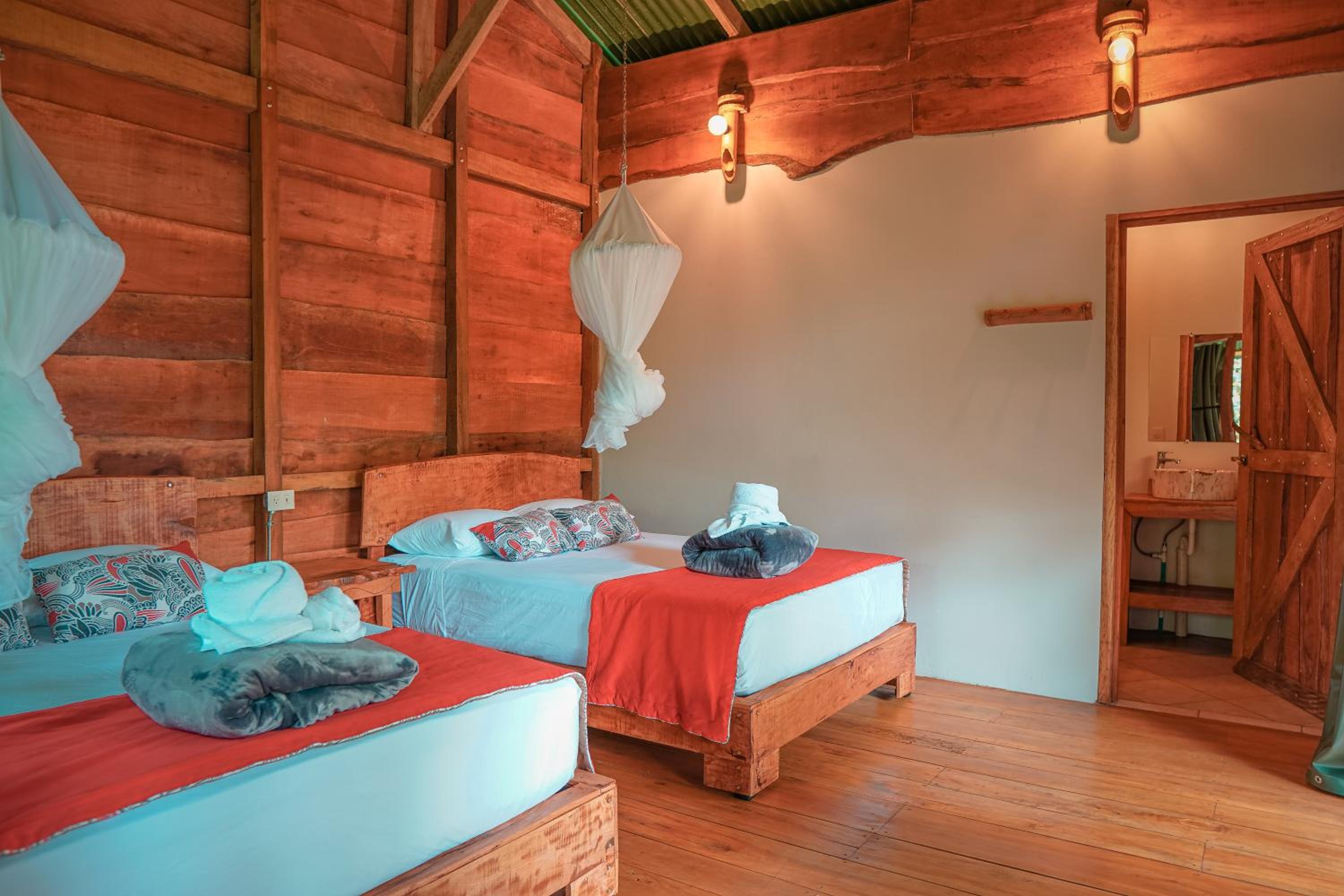 La Tigra Rainforest Lodge