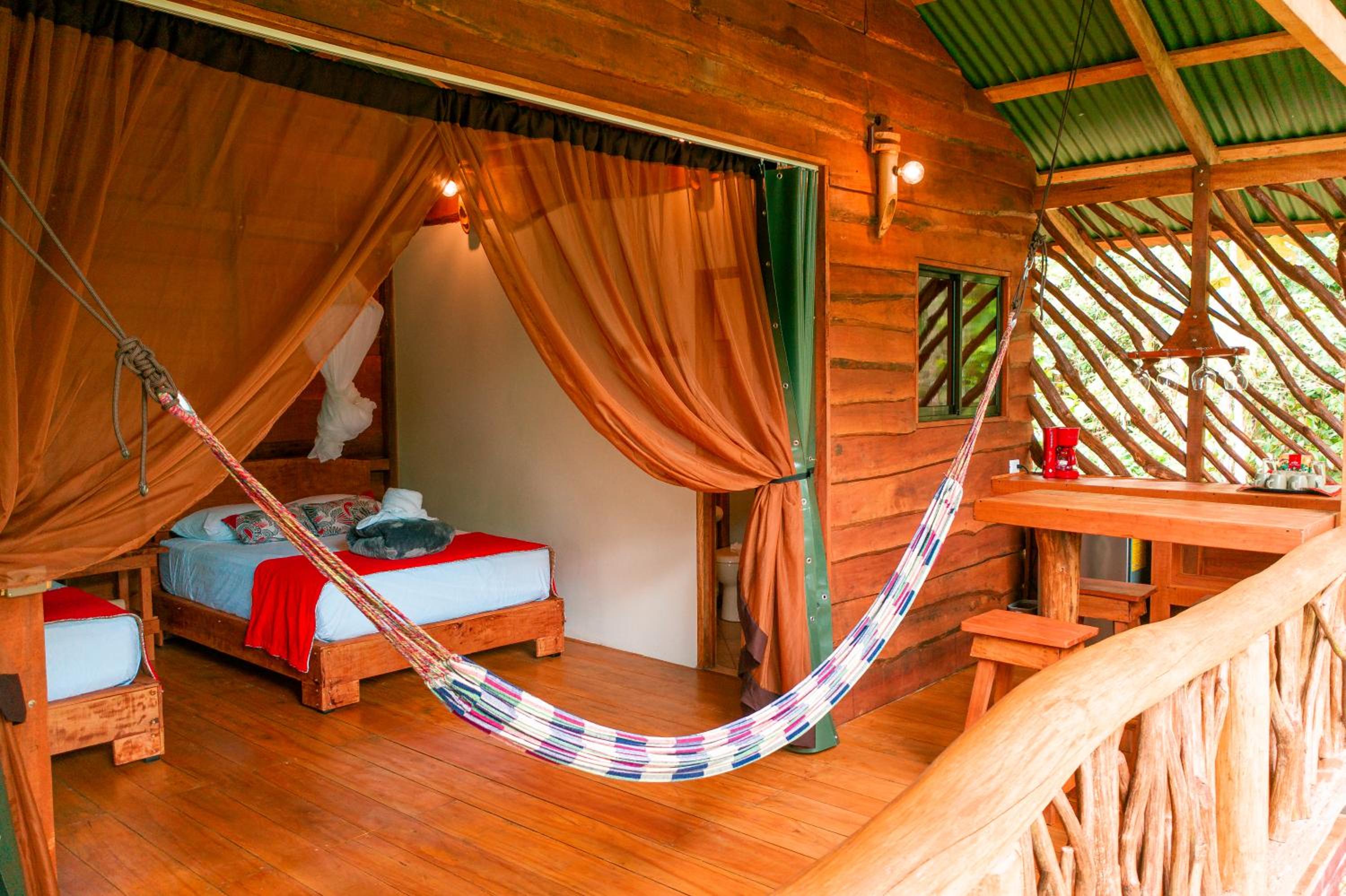 La Tigra Rainforest Lodge