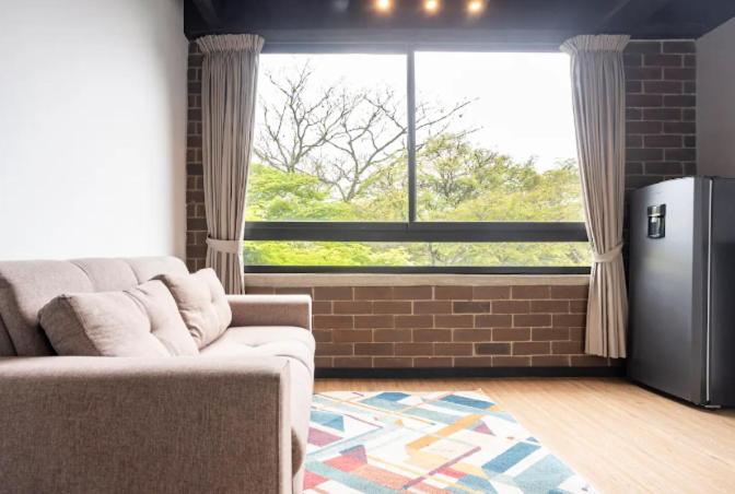 Dormitorios en Medellín con áreas comunes, Coworking - Be Together by Roots Rentals TOG HAB