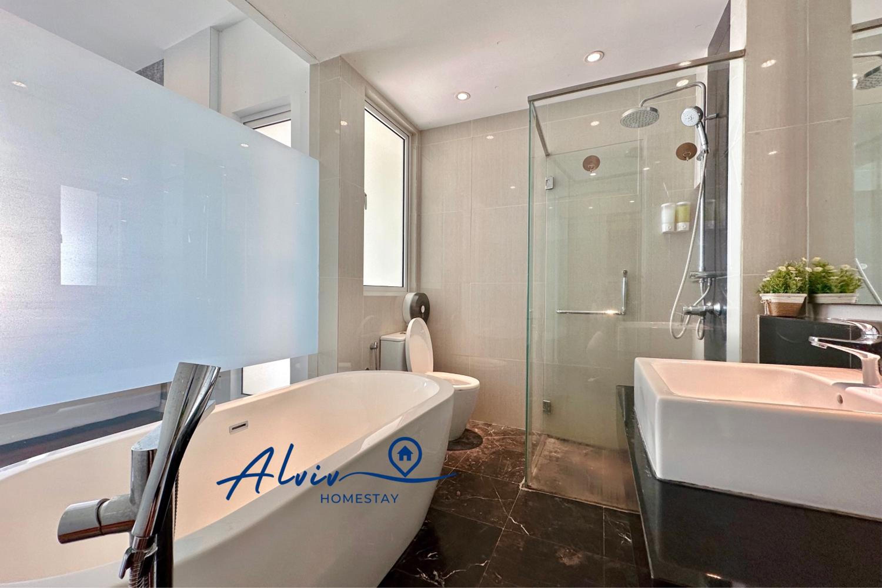 TheShore LUXURY 4+1BR Penthouse/8-12pax/Pool Table/DirectToMall/Jonker 10min photo 8