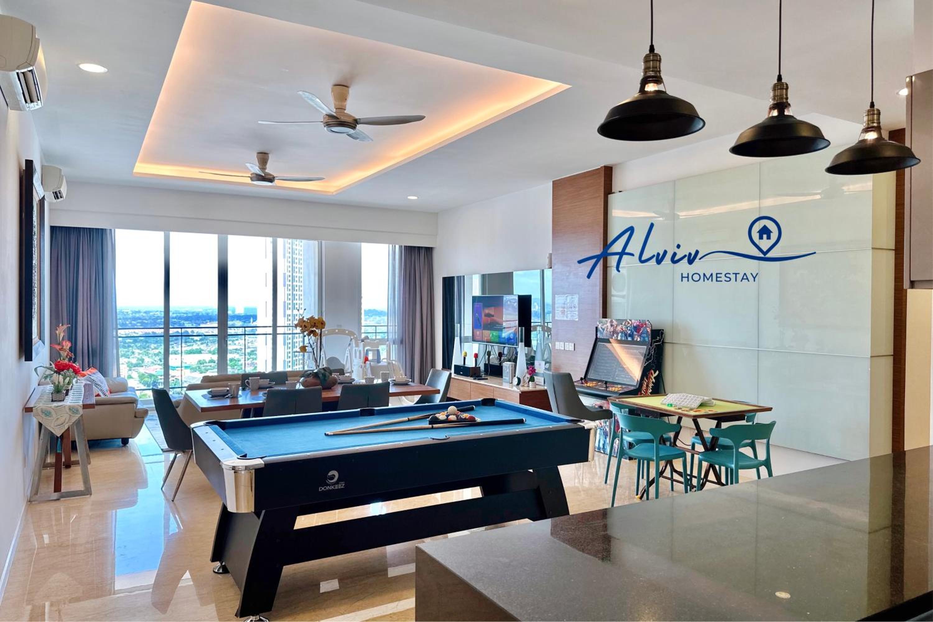 TheShore LUXURY 4+1BR Penthouse/8-12pax/Pool Table/DirectToMall/Jonker 10min photo 1