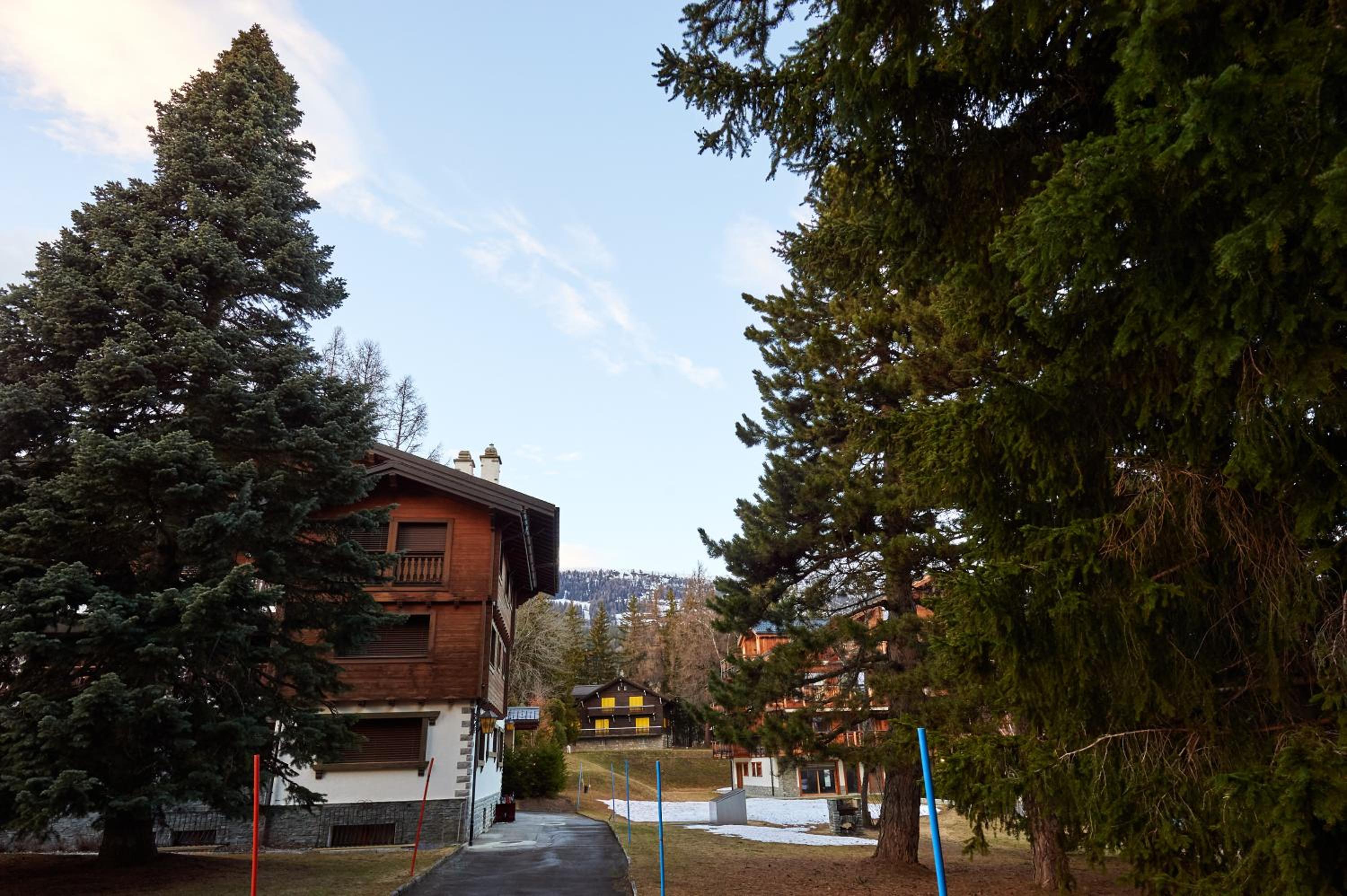 Route de Tsarbouye 17, 4BR, Les Dauphinelles