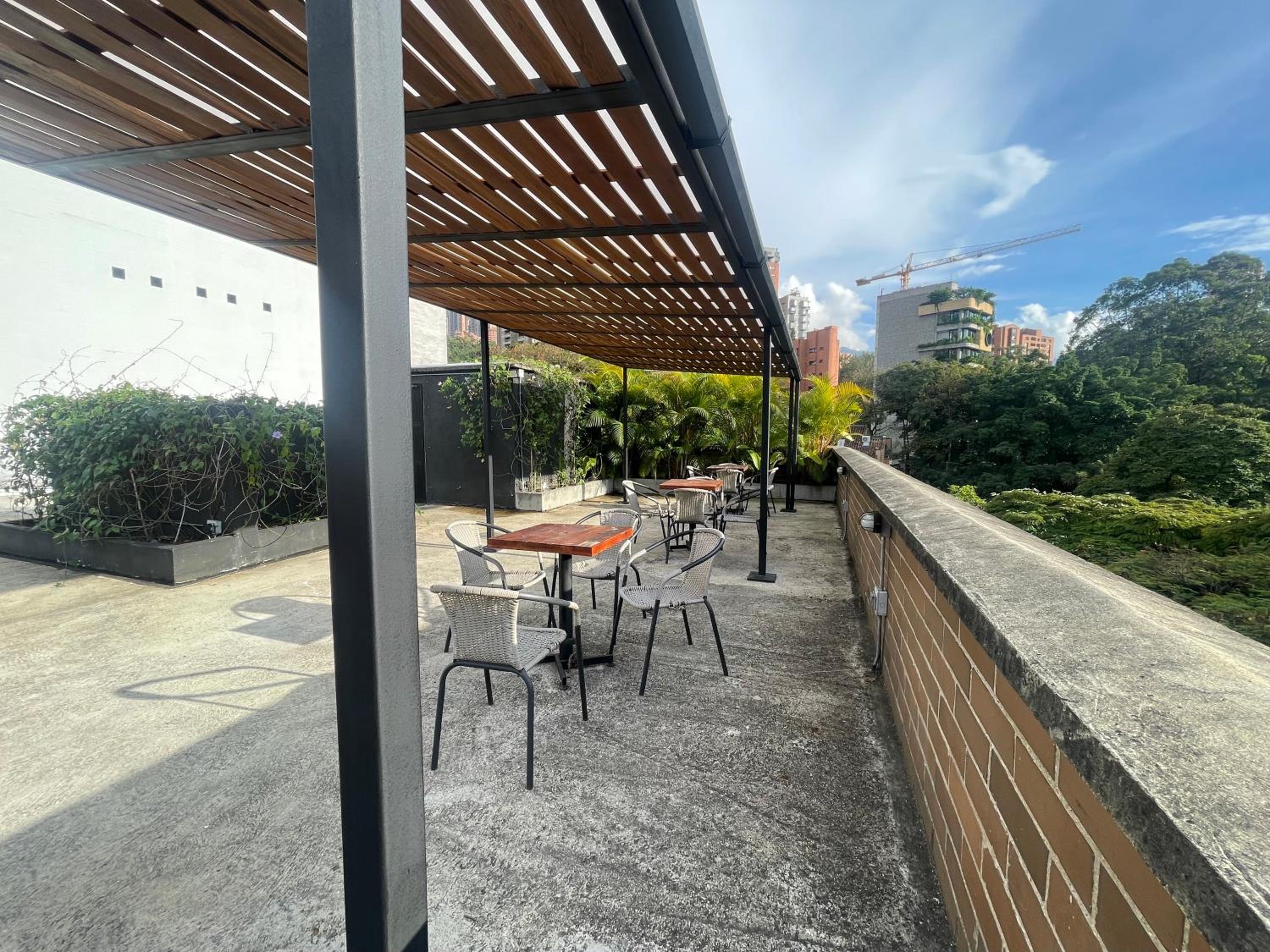 Dormitorios en Medellín con áreas comunes, Coworking - Be Together by Roots Rentals TOG HAB