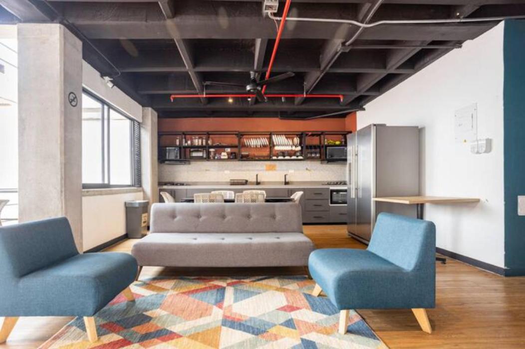 Dormitorios en Medellín con áreas comunes, Coworking - Be Together by Roots Rentals TOG HAB